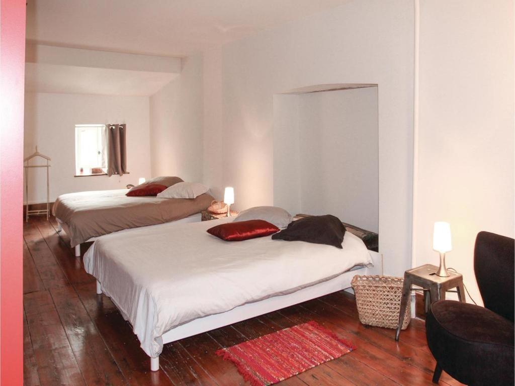 Family Room with Private Bathroom photo 1