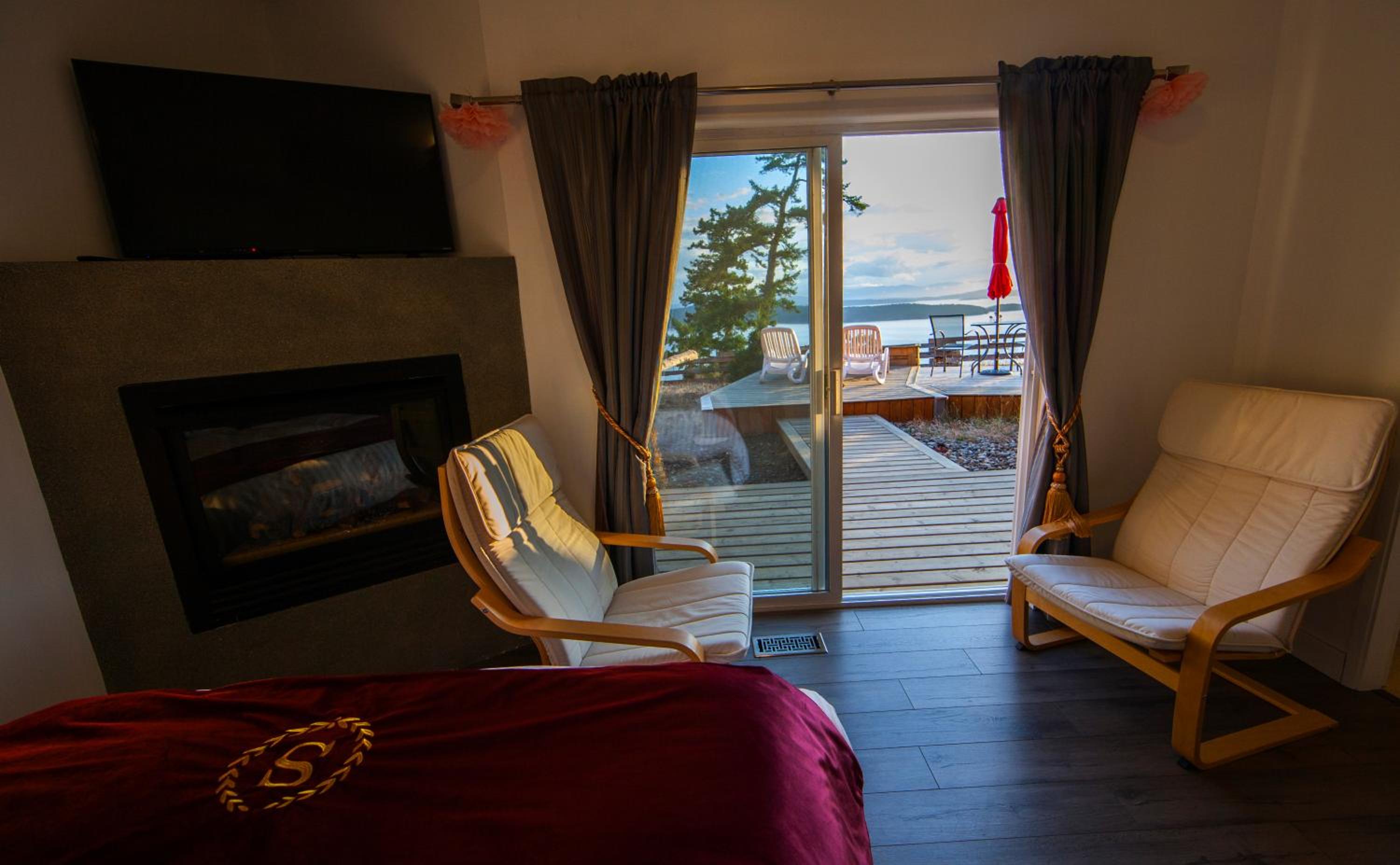 Queen Suite with Sea View photo 1