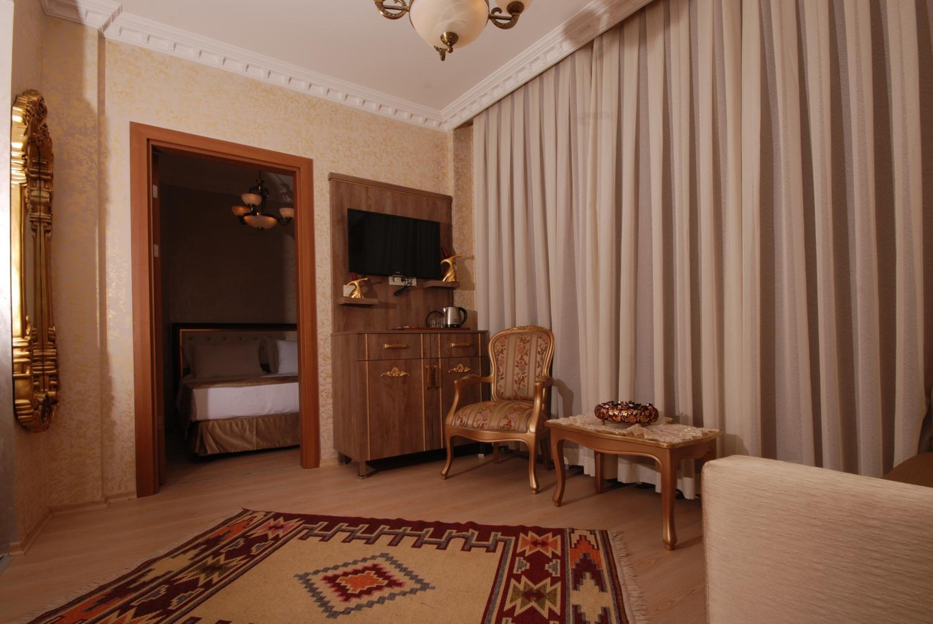 Sultan Executive Family Room photo 2