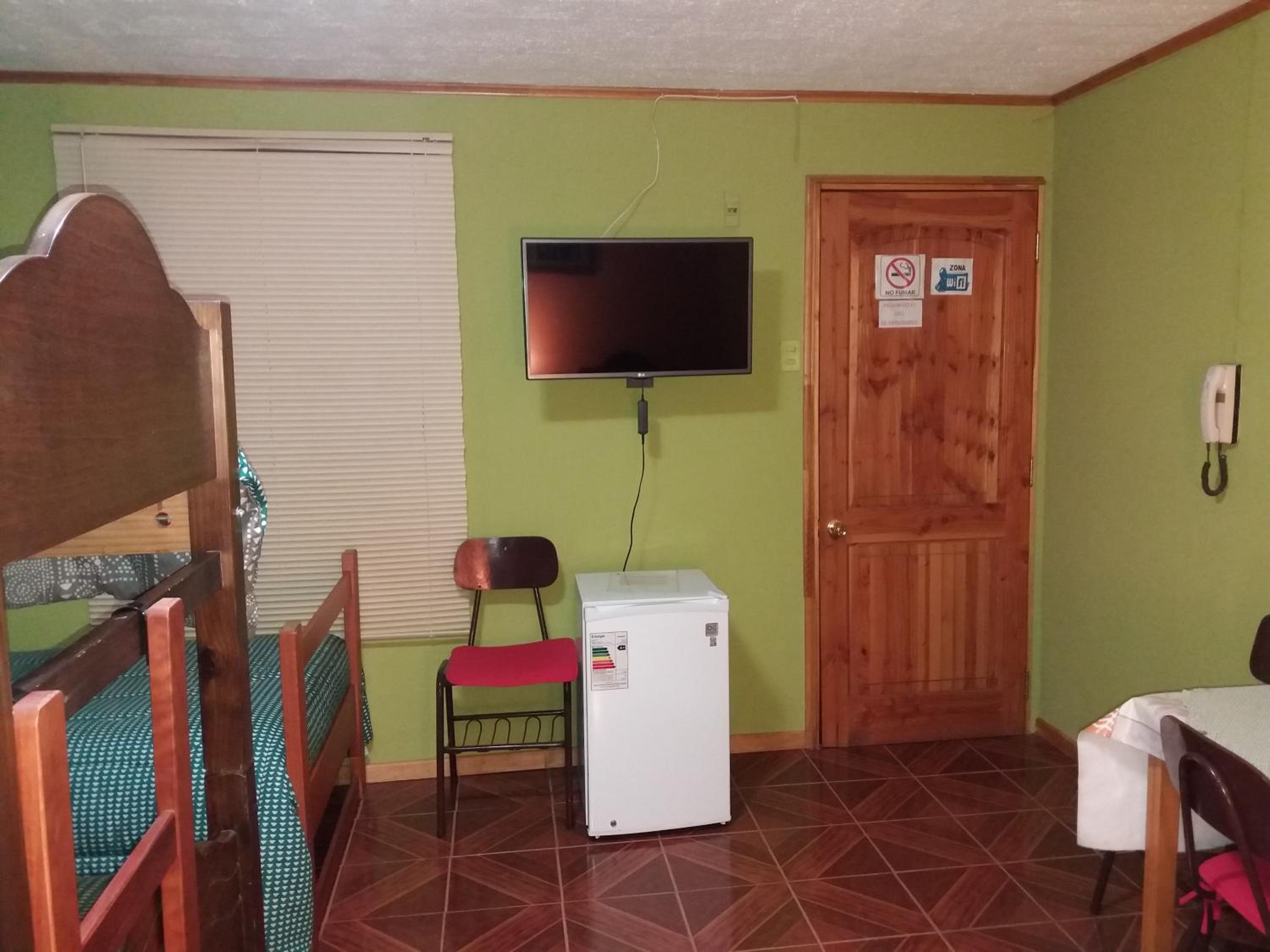 Quadruple Room with Private Bathroom photo 2