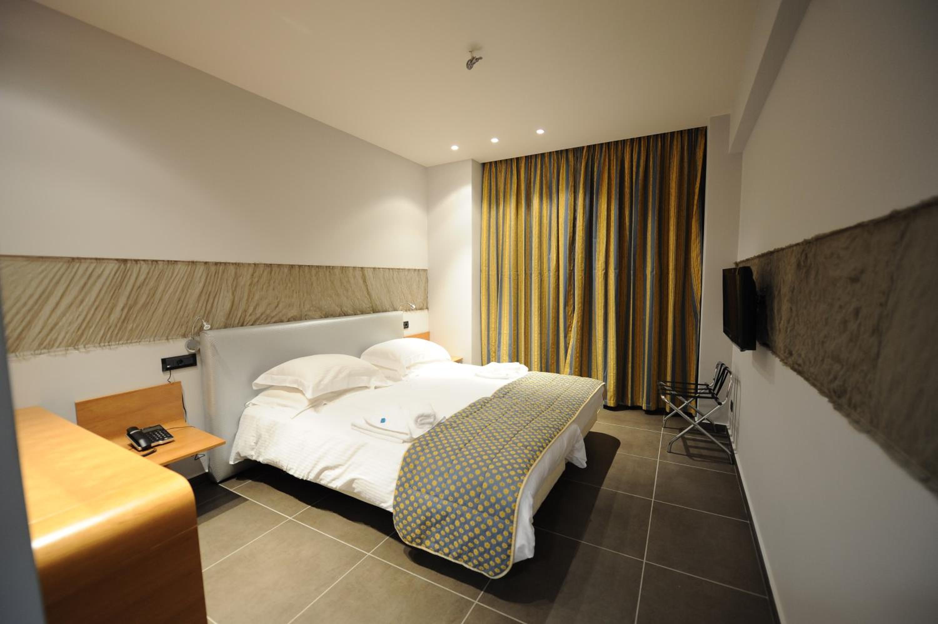 Deluxe Double or Twin Room photo 2