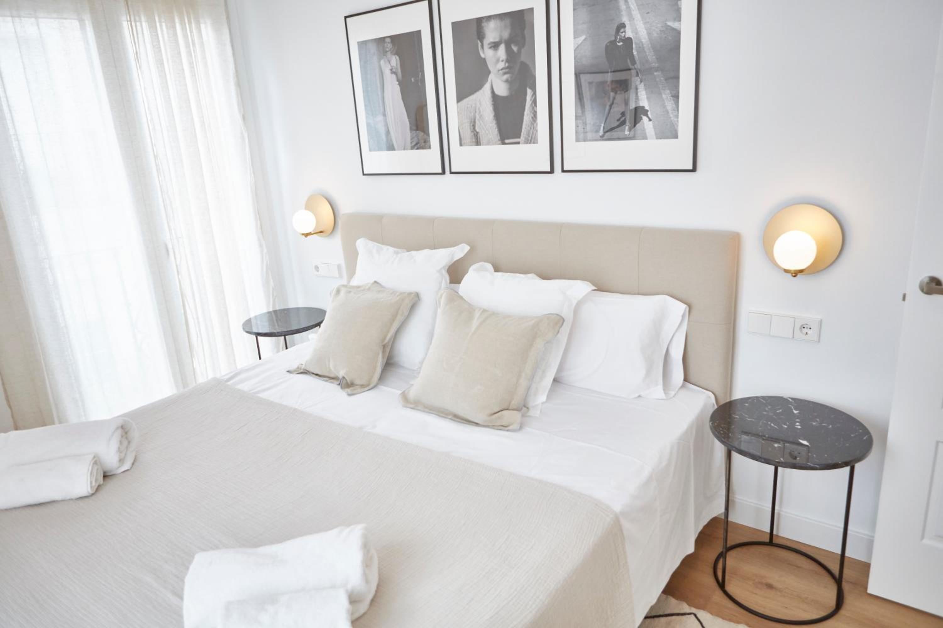 One-Bedroom Apartment - Photo 12