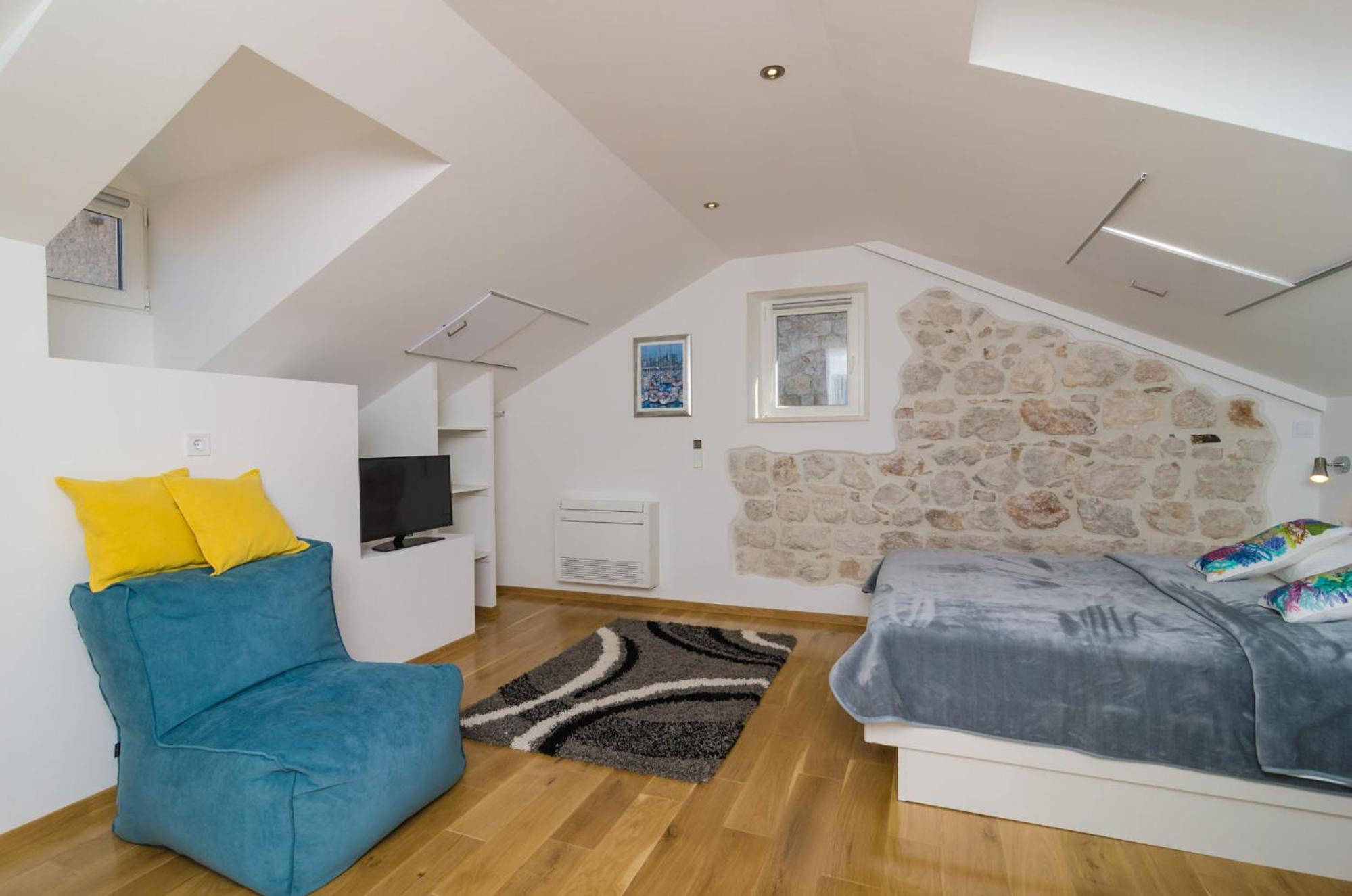 Apartment With Sea View