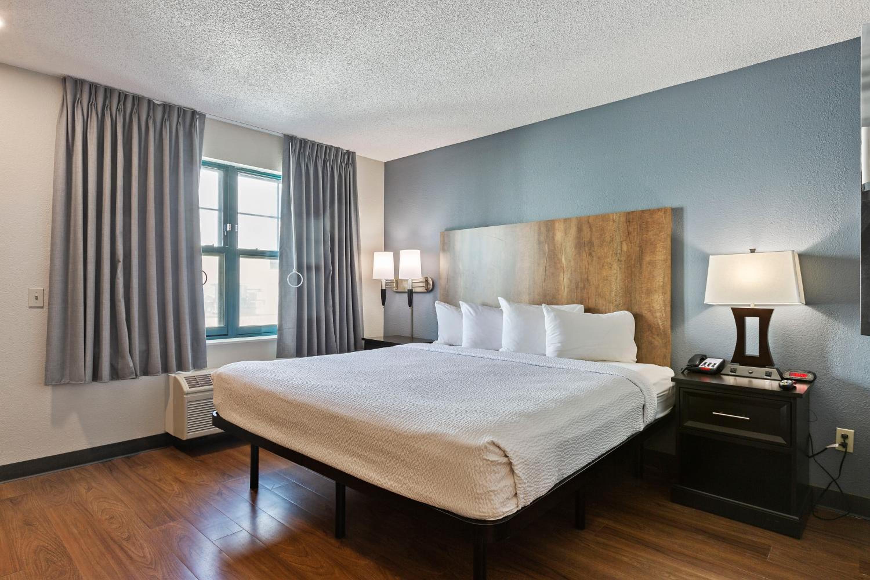 Studio with 1 King Bed - Disability Access - Non-Smoking - Photo 12