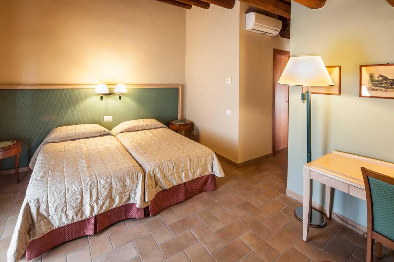 One-Bedroom Apartment (4 Adults) - Photo 3