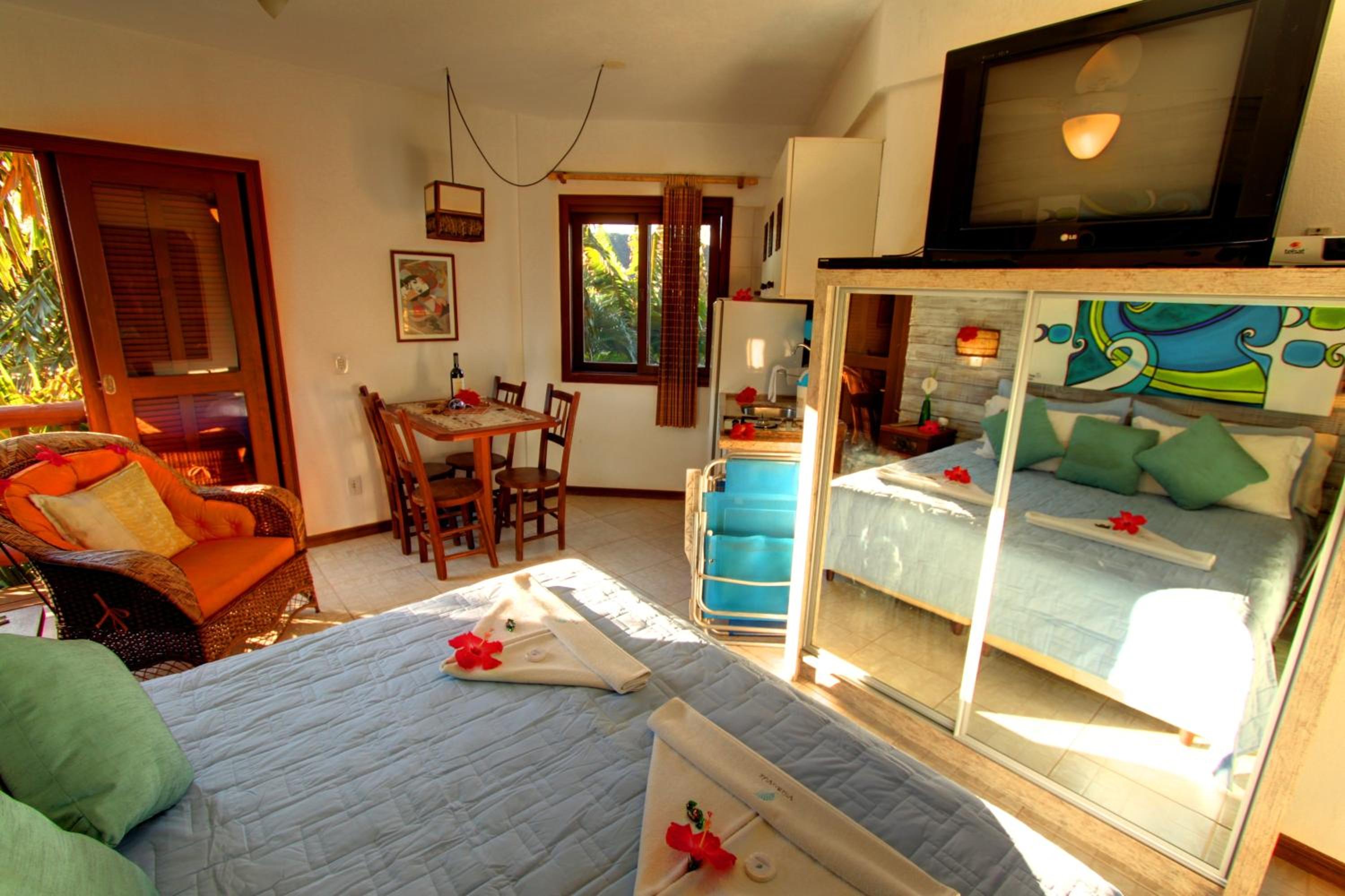 Suite - Photo 15