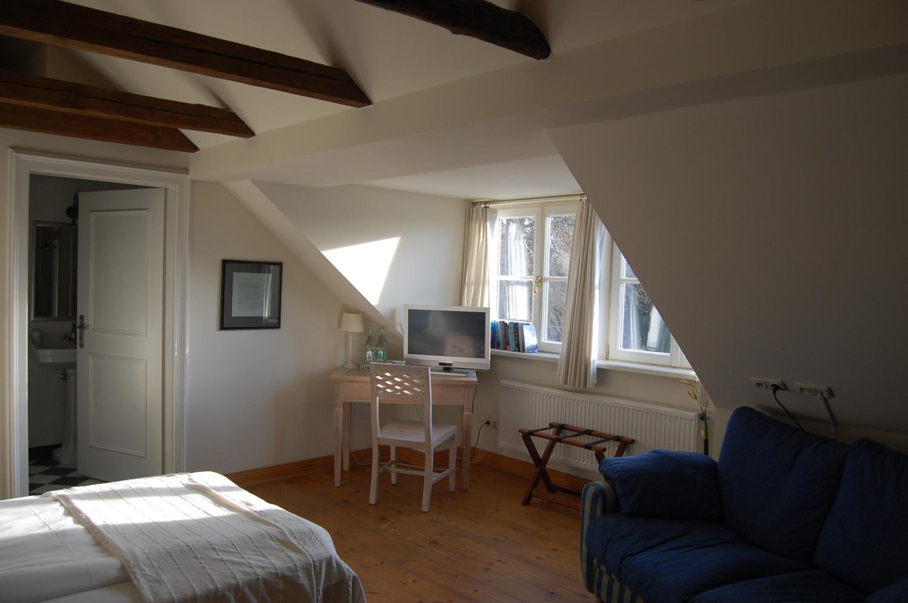 Standard Double Room - Photo 1
