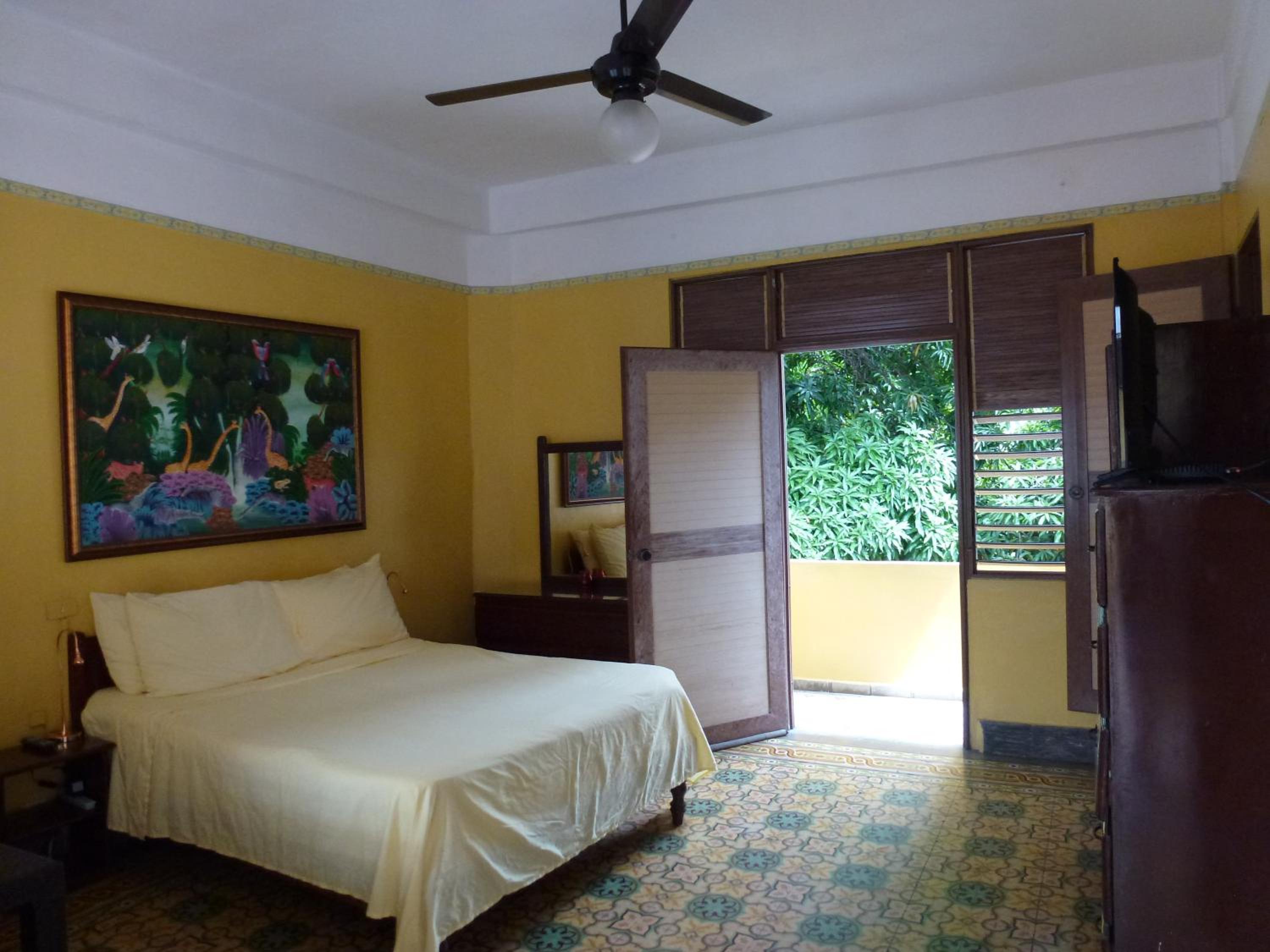 Apartment with Balcony photo 1
