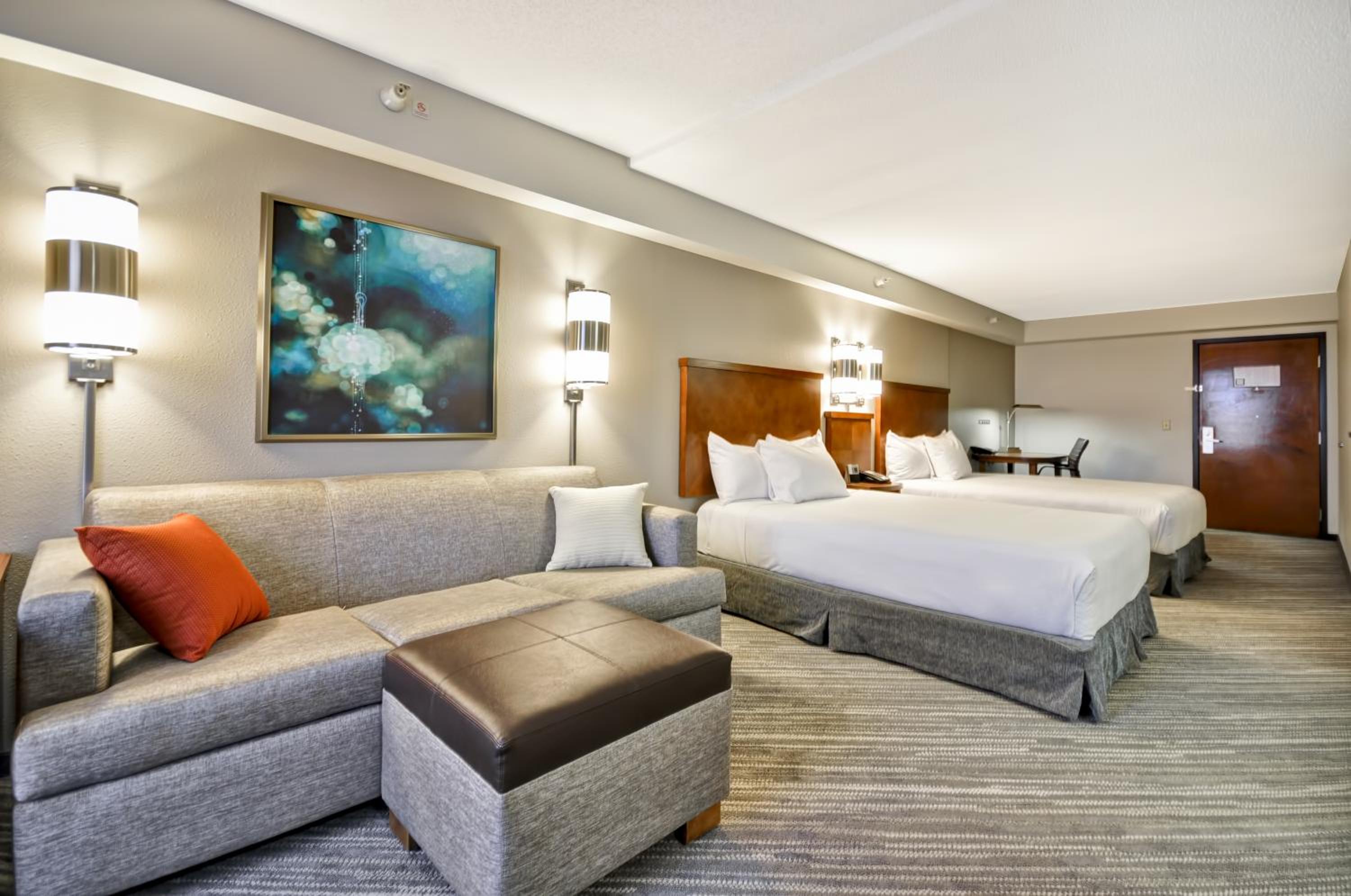 Double Room with Two Double Beds and Sofa Bed - Photo 6