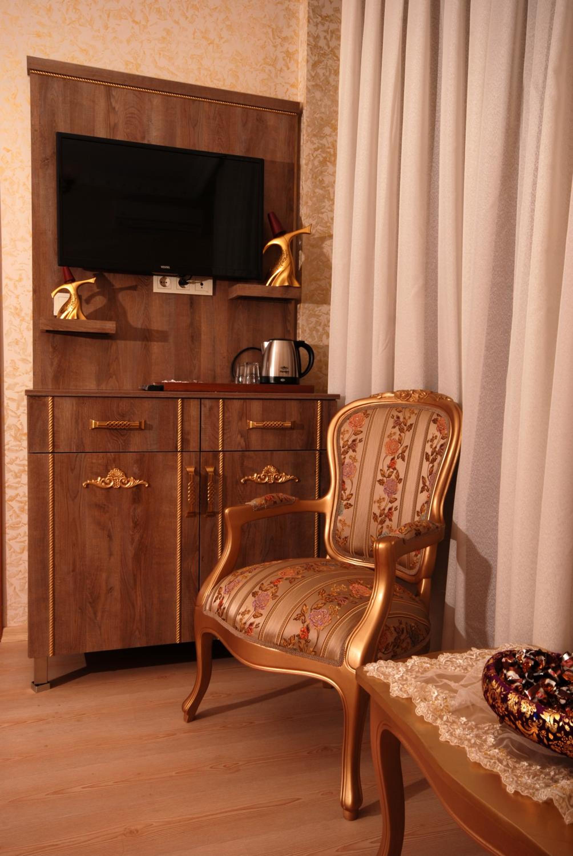 Deluxe Family Room photo 1
