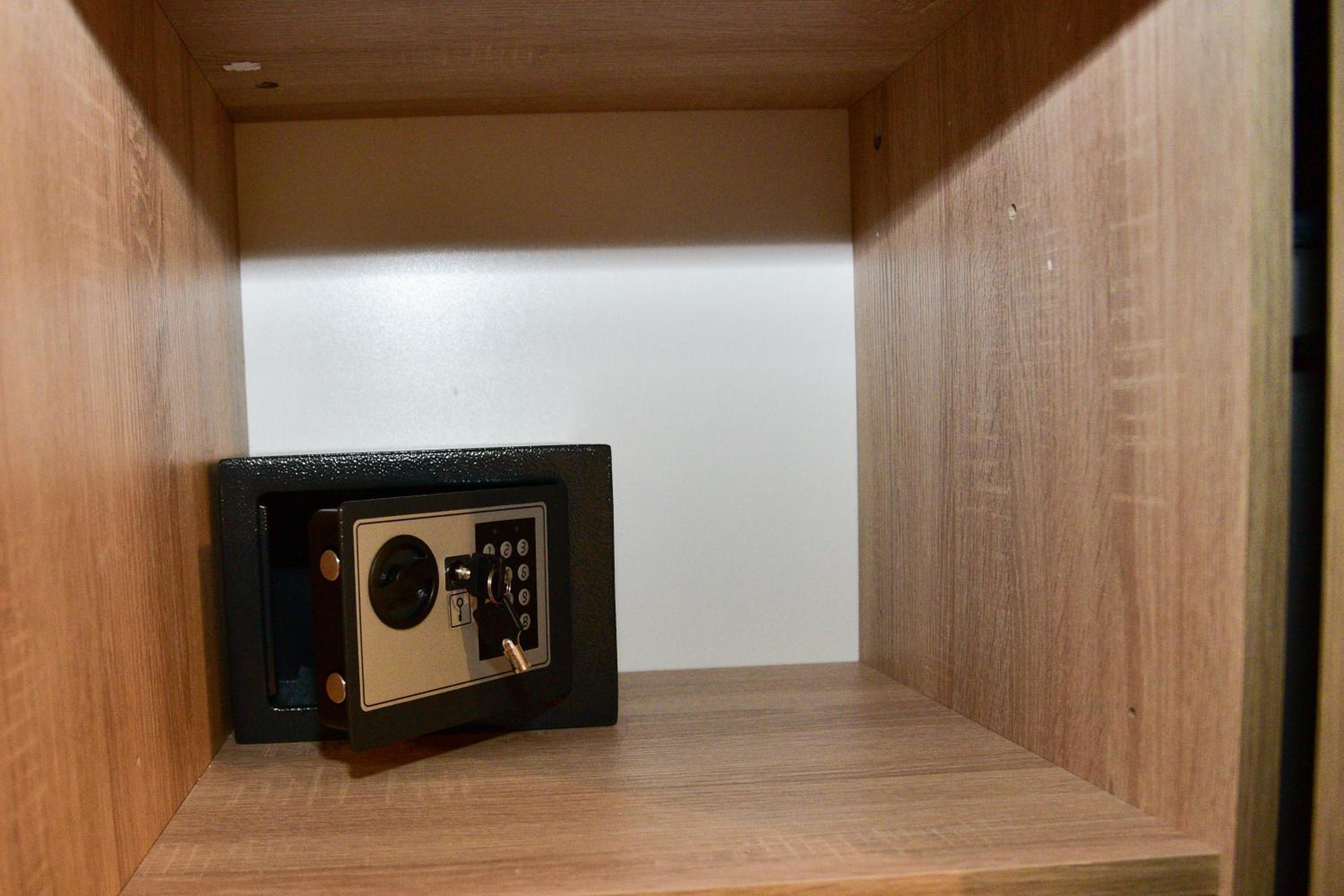 Studio Apartment photo 3