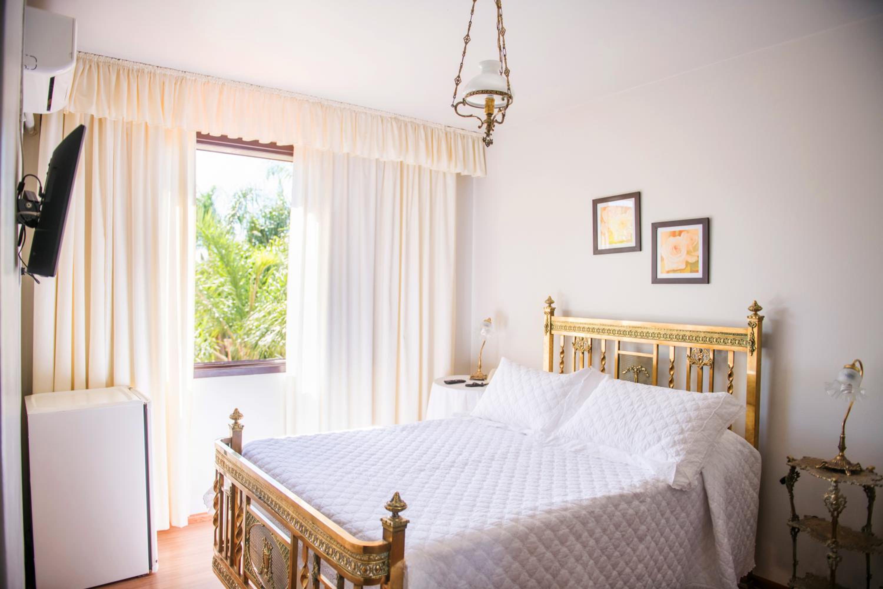 Deluxe Double or Twin Room with Pool View photo 3