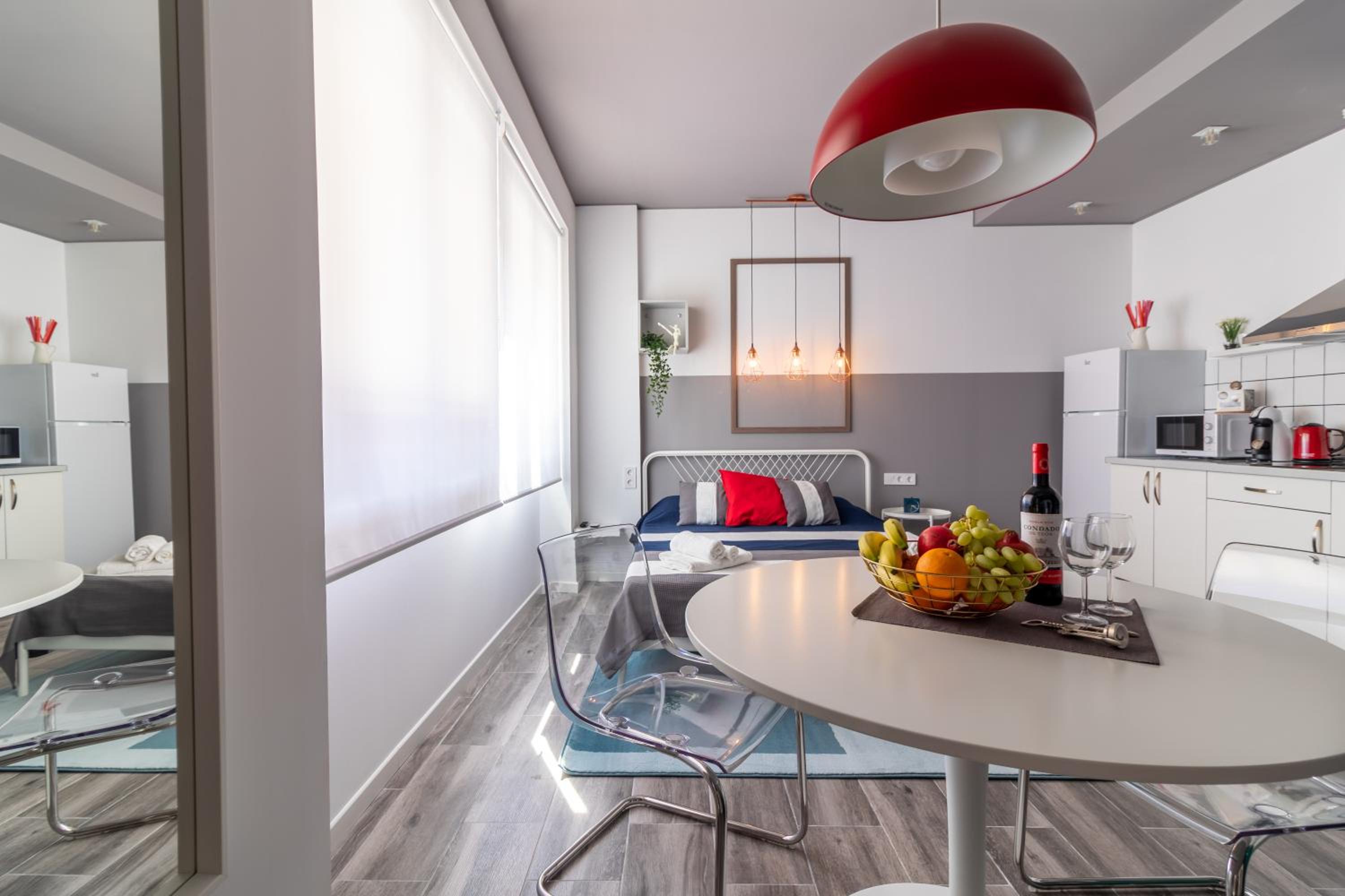 Studio Apartment - Photo 4