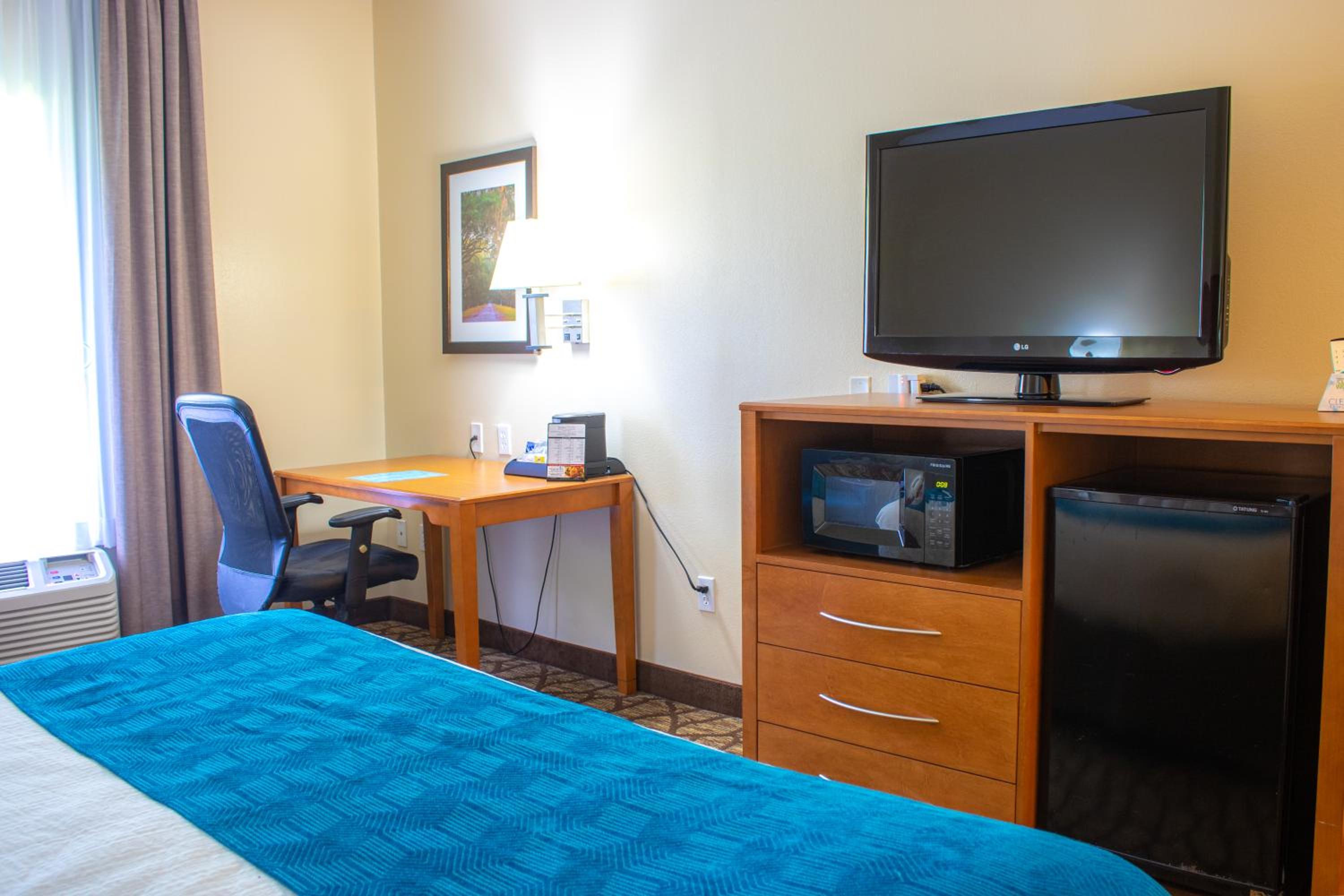 King Room - Non-Smoking - Photo 4