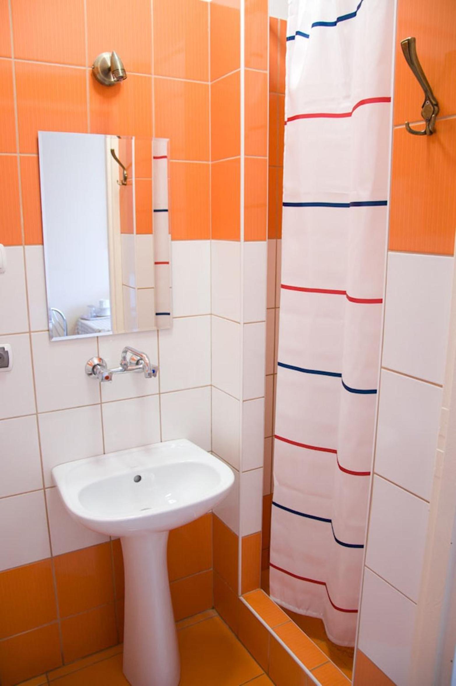 Double or Twin Room - Photo 18