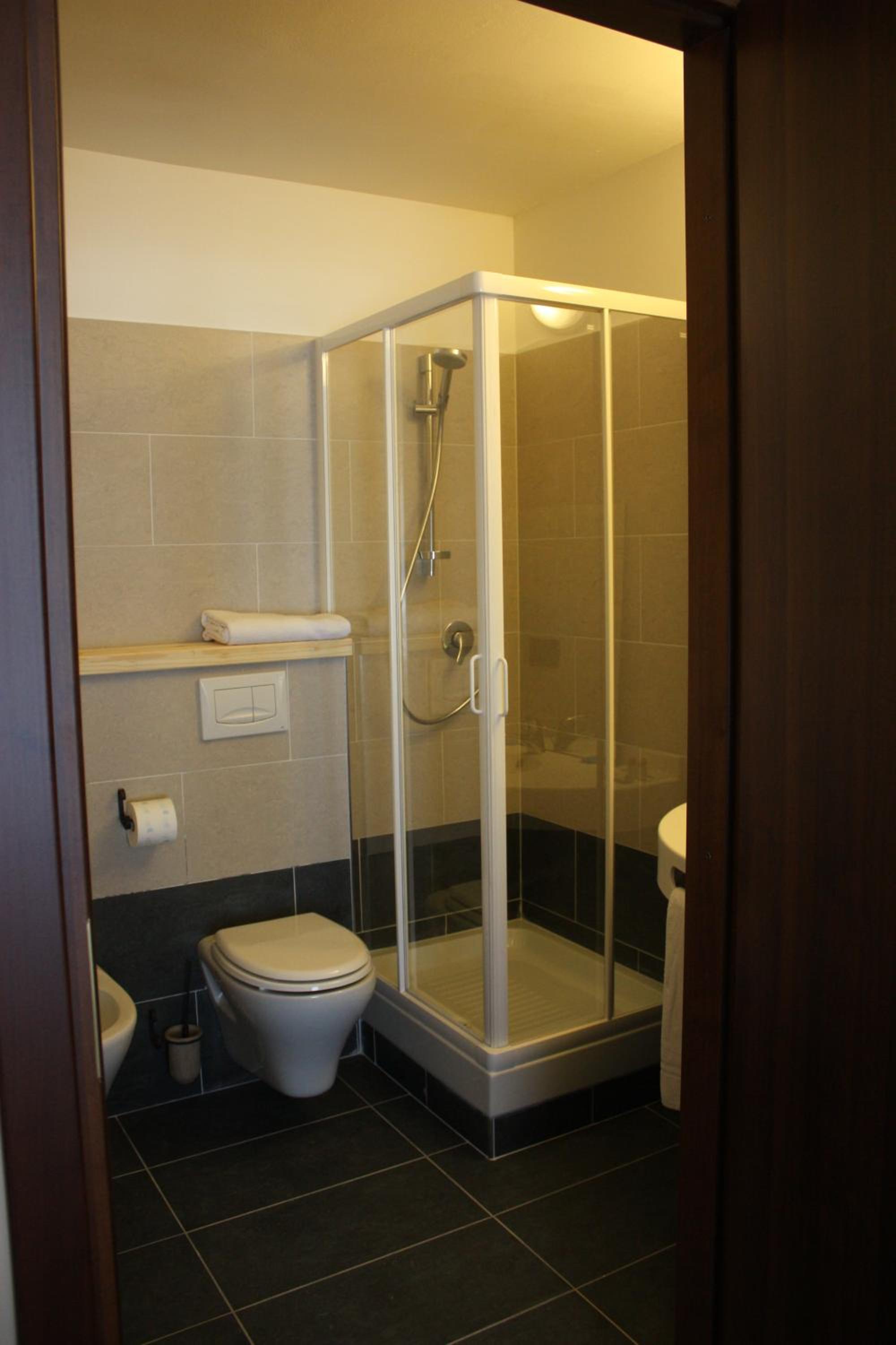 Standard Double Room - Photo 5
