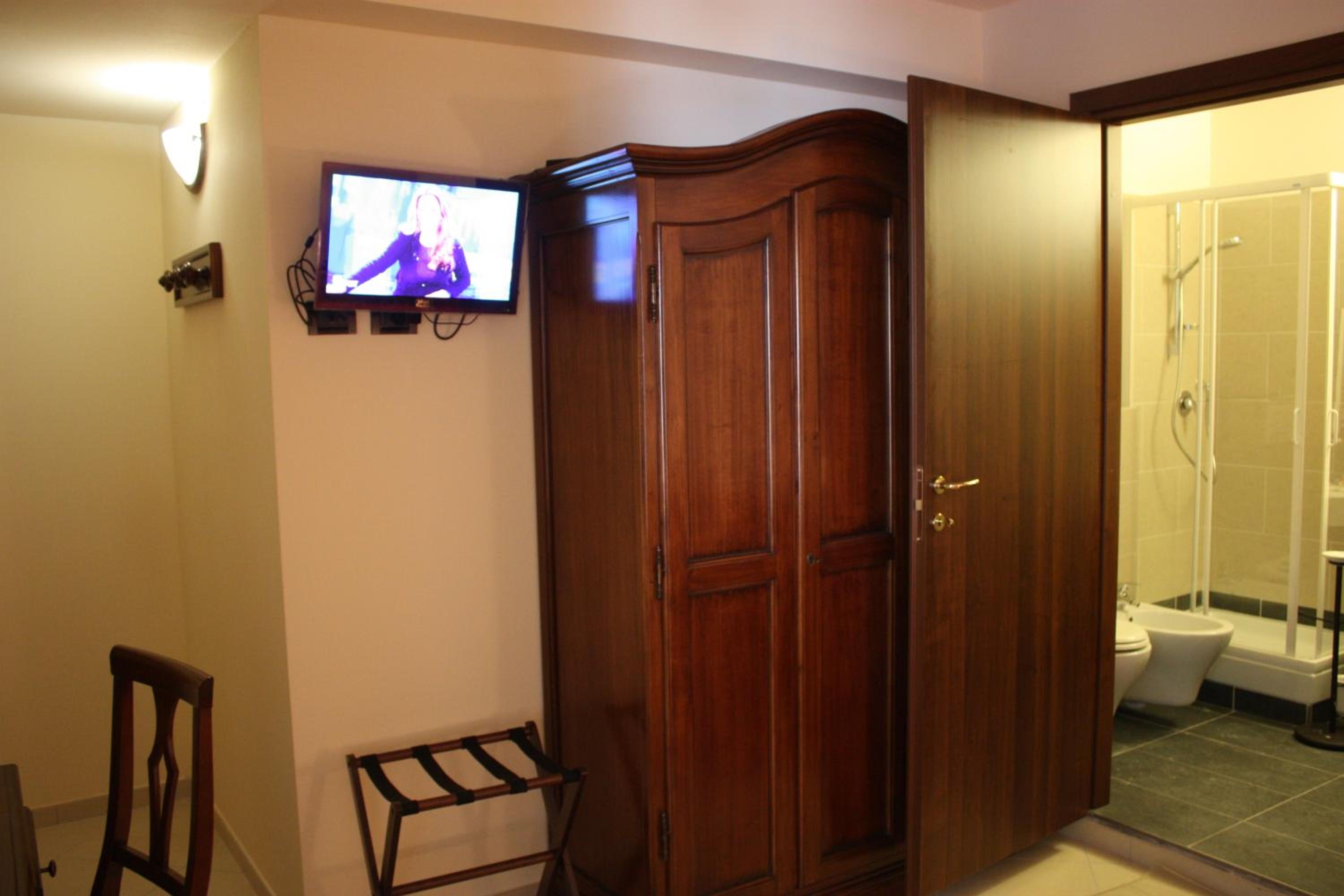 Triple Room - Photo 7