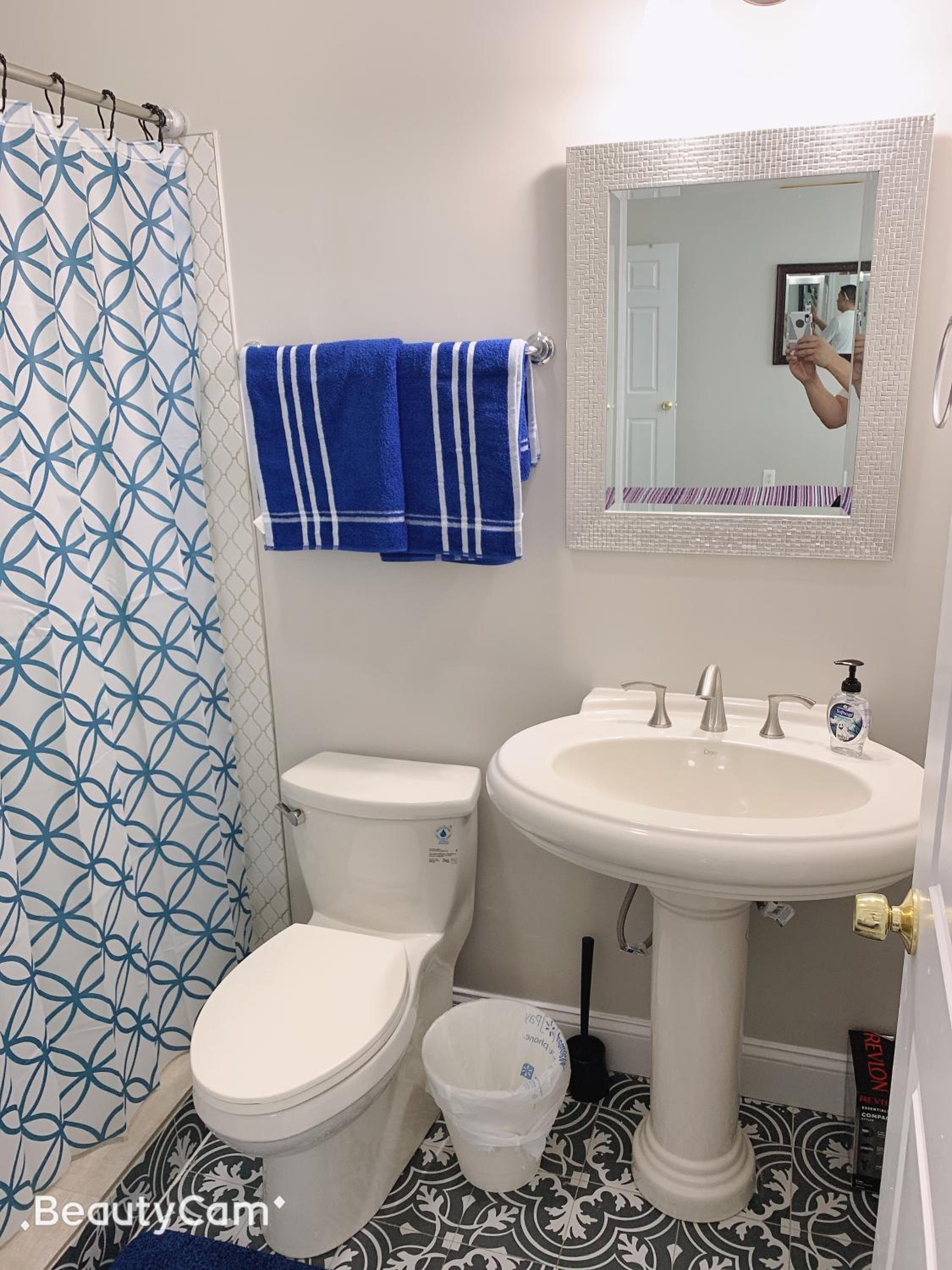 Apartment photo 2