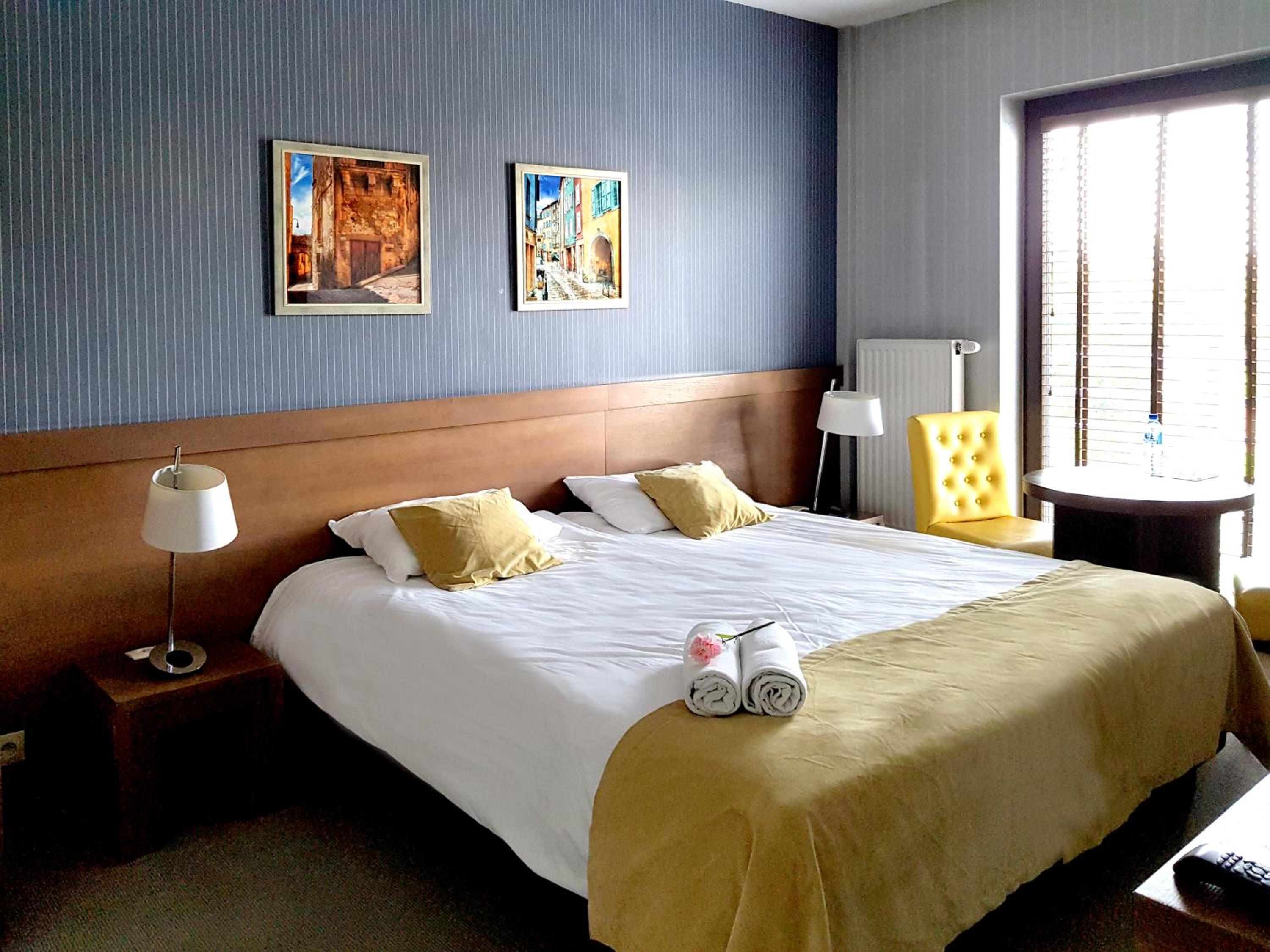 Double or Twin Room with Private Bathroom - Photo 3