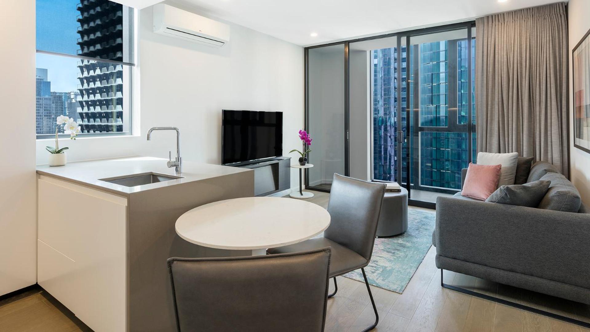 Superior One-Bedroom Suite photo 2