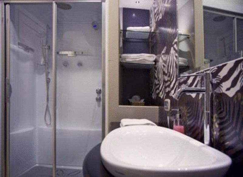 Double or Twin Room - Photo 2