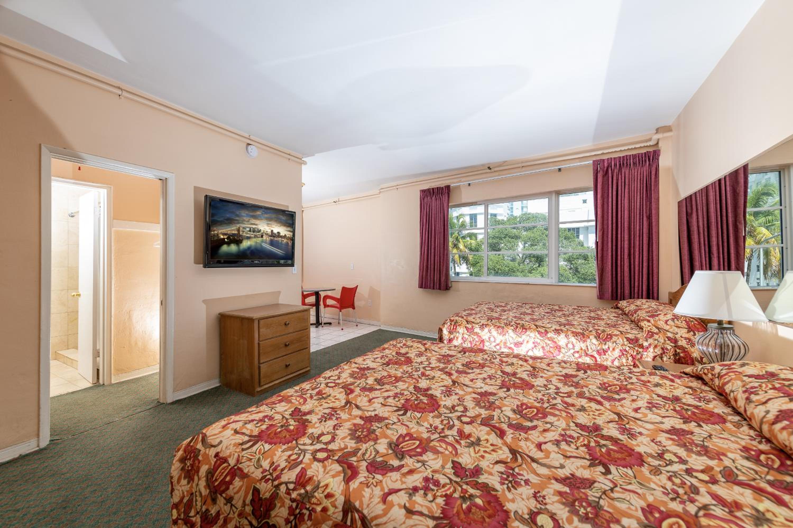 Deluxe Double Room - Photo 15