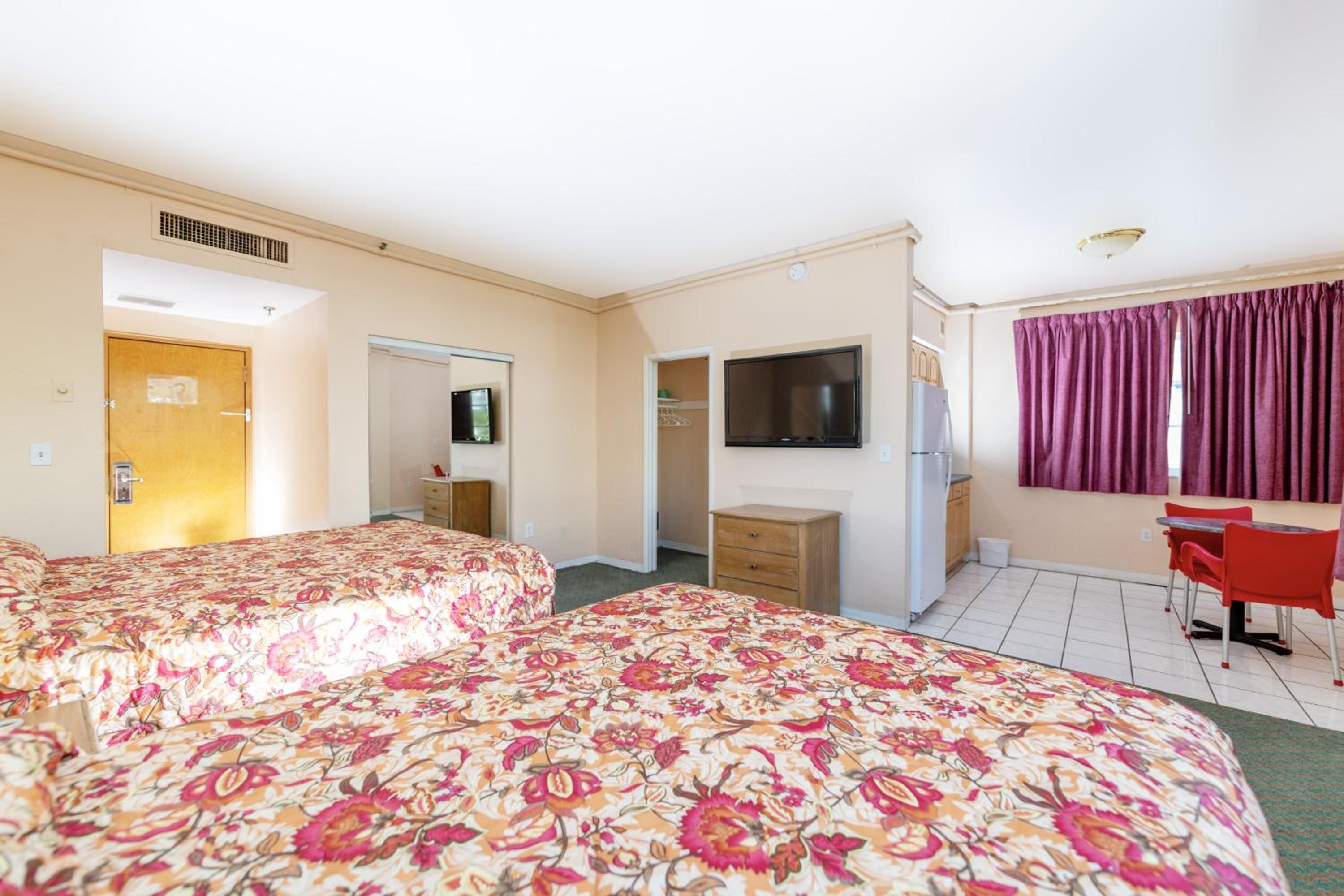 Deluxe Double Room - Photo 14
