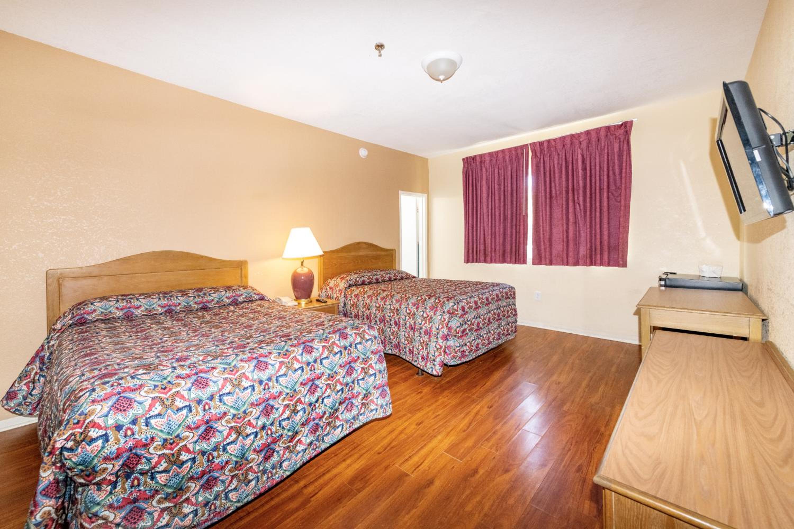 Deluxe Double Room - Photo 11