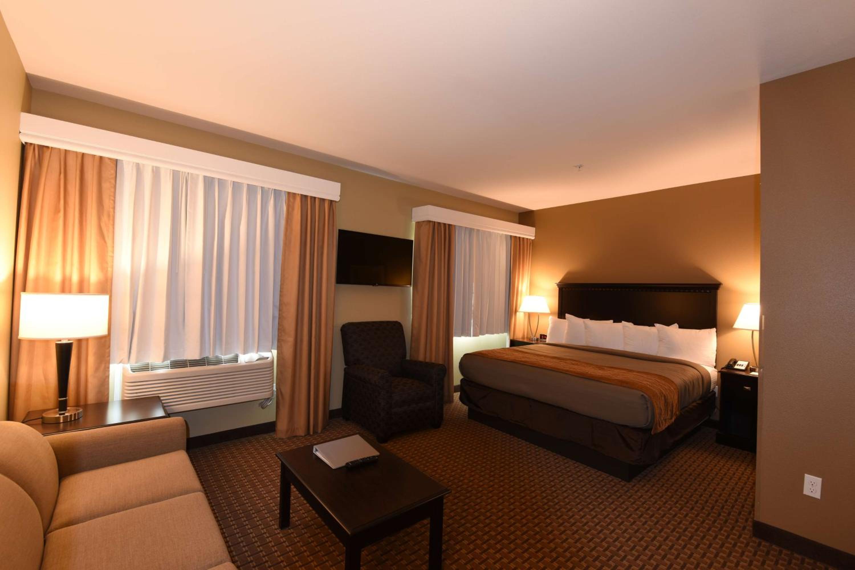 King Suite - Photo 1
