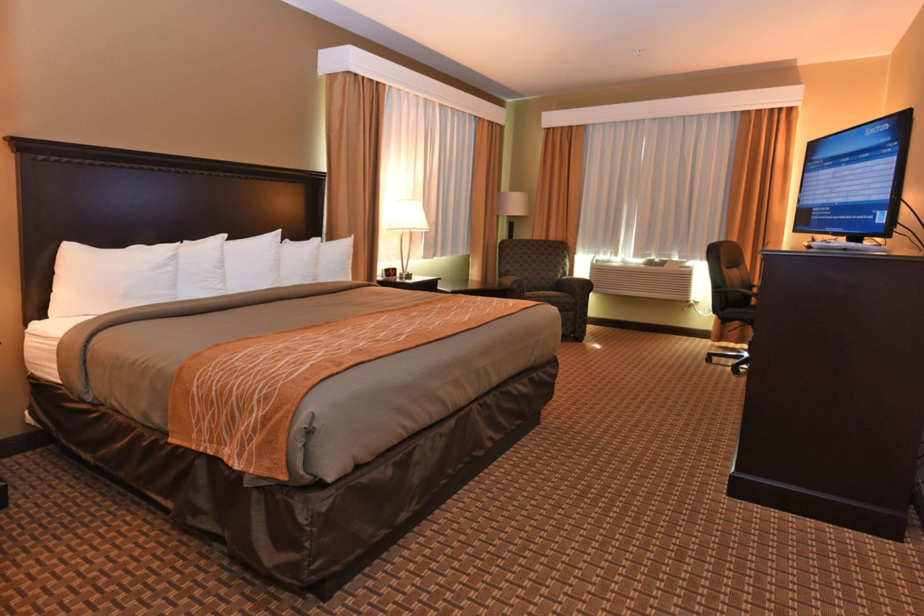 King Room - Non-Smoking - Photo 1