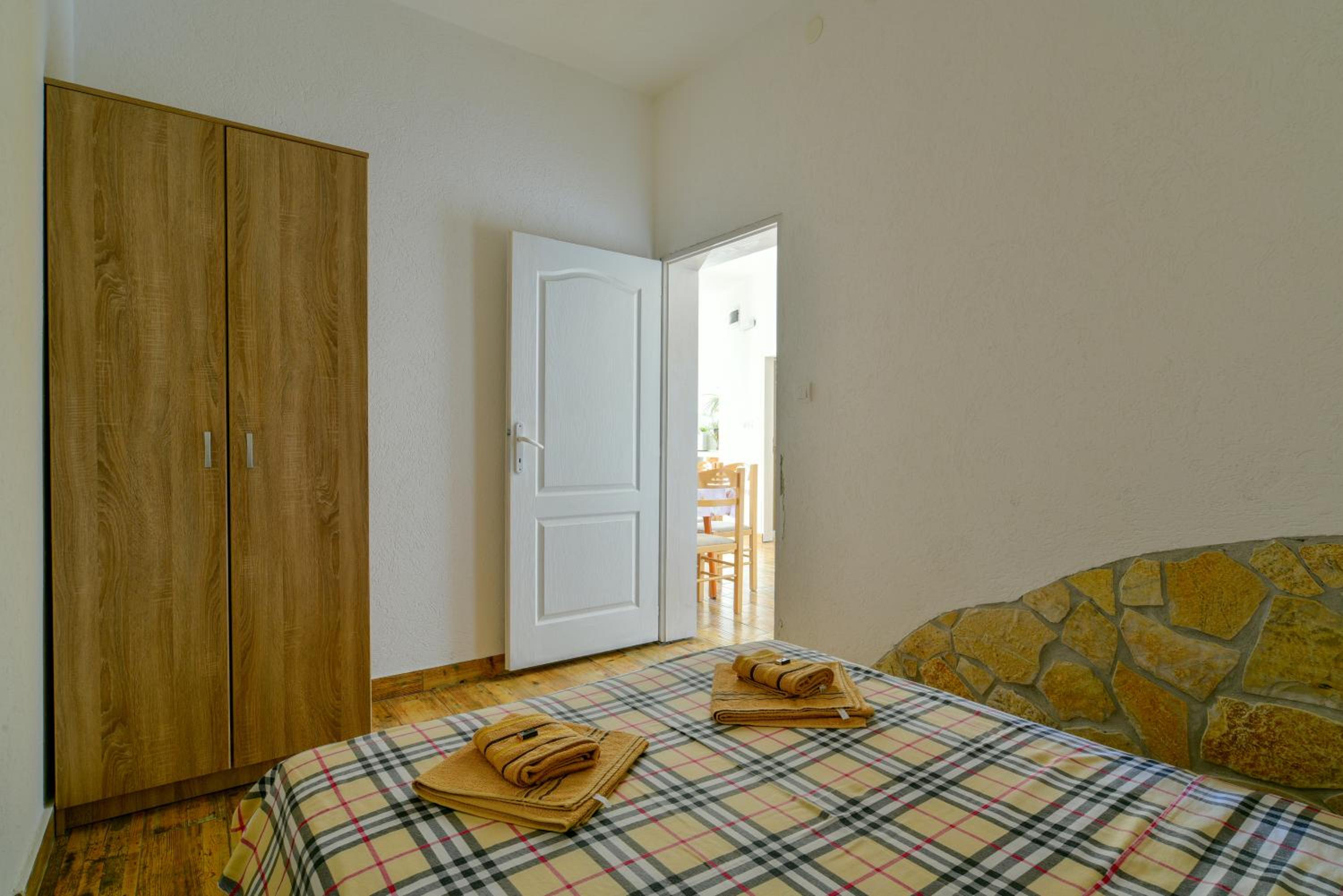 Two-Bedroom Apartment with Sea View - Photo 17