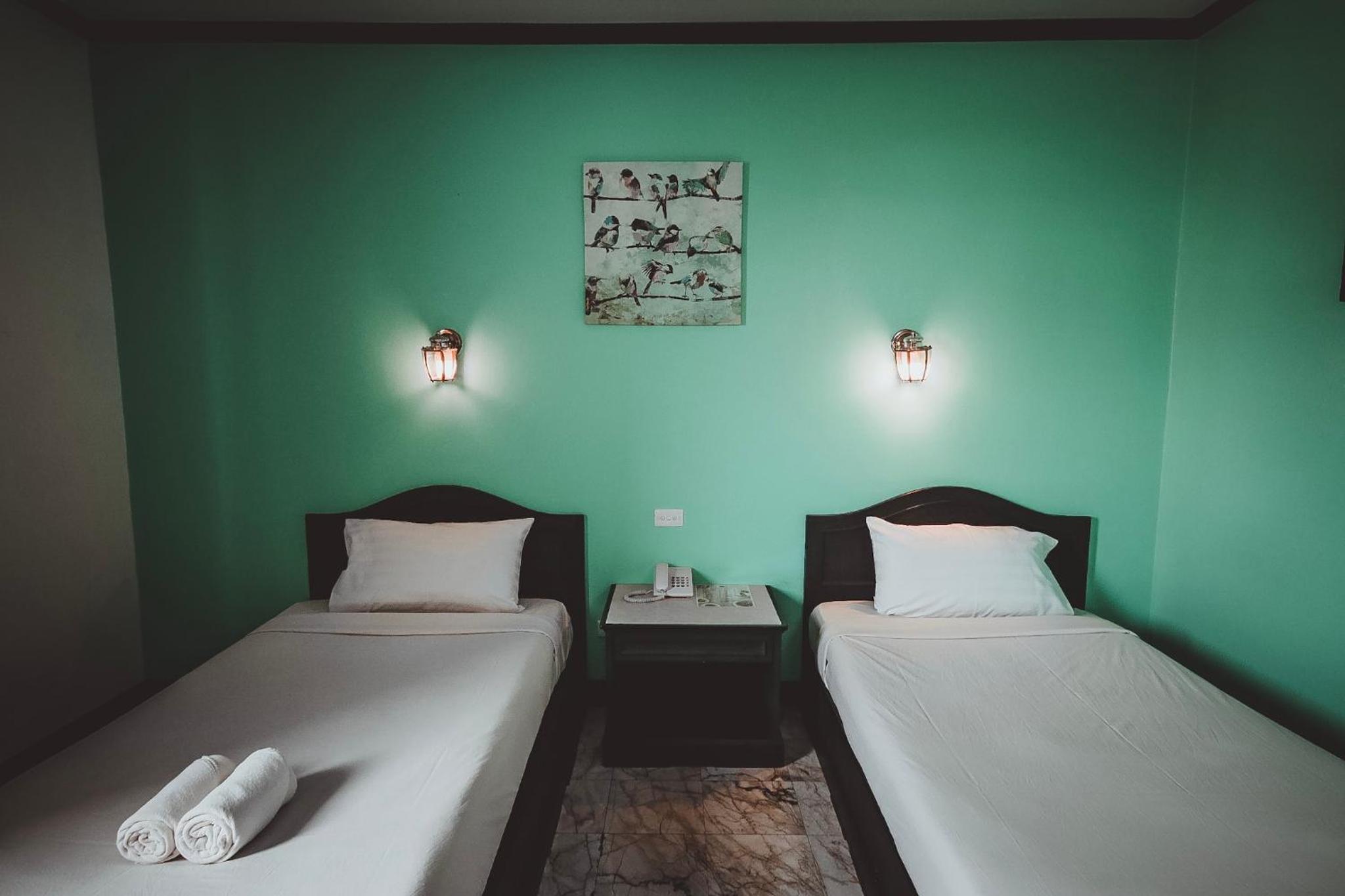Deluxe Twin Room - Photo 6