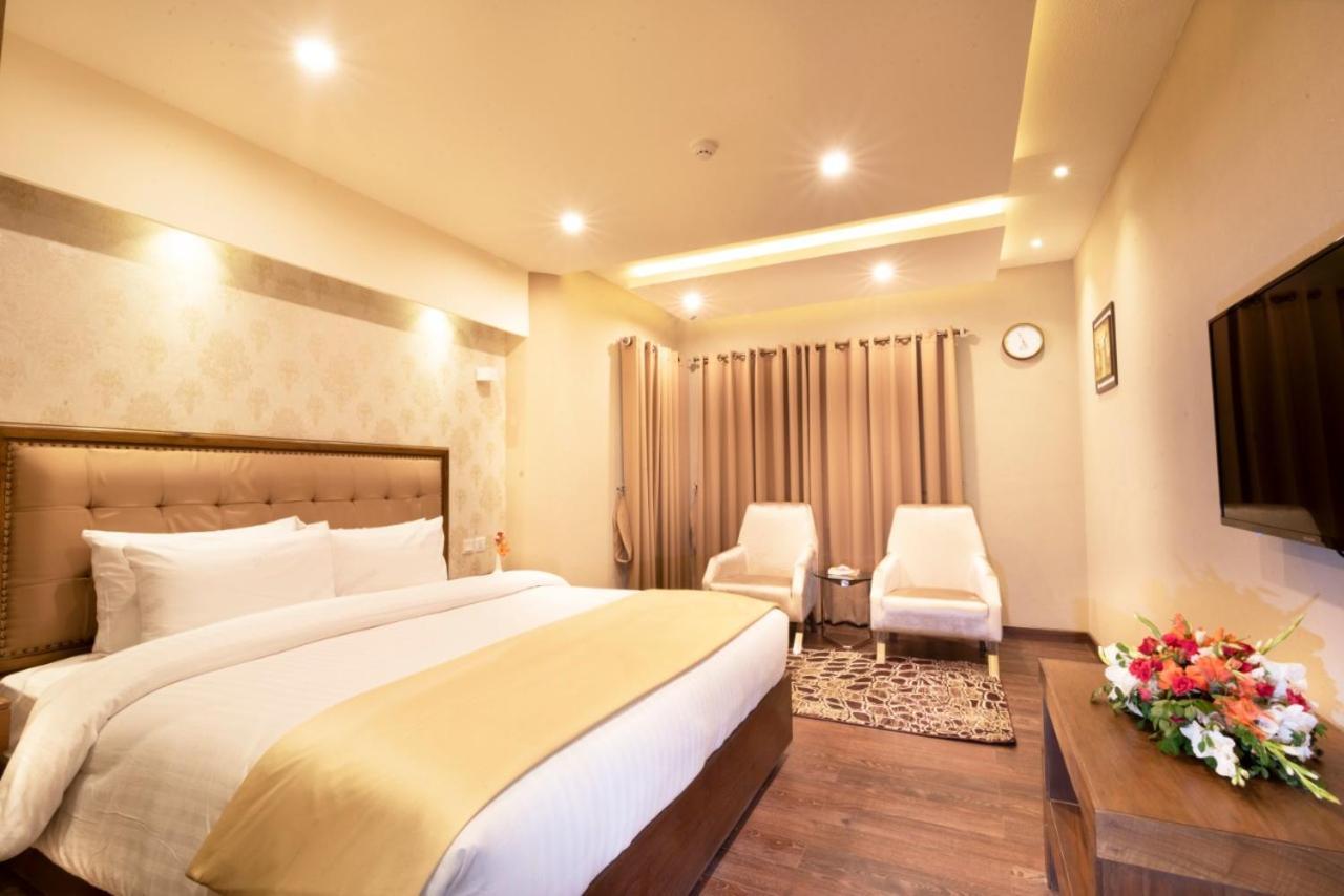 Deluxe Suite - Photo 1