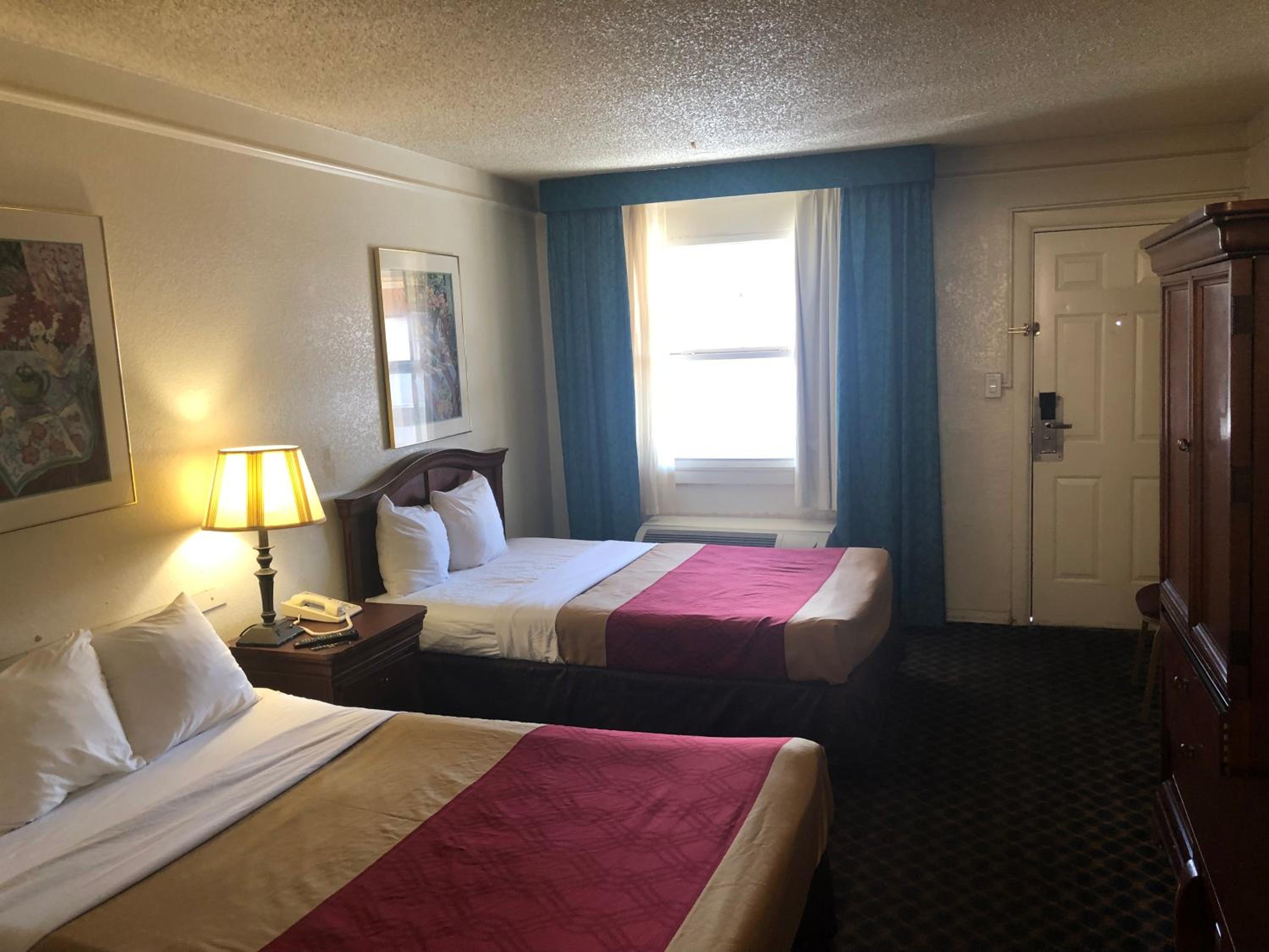 2 Double Beds Non-Smoking - Photo 6