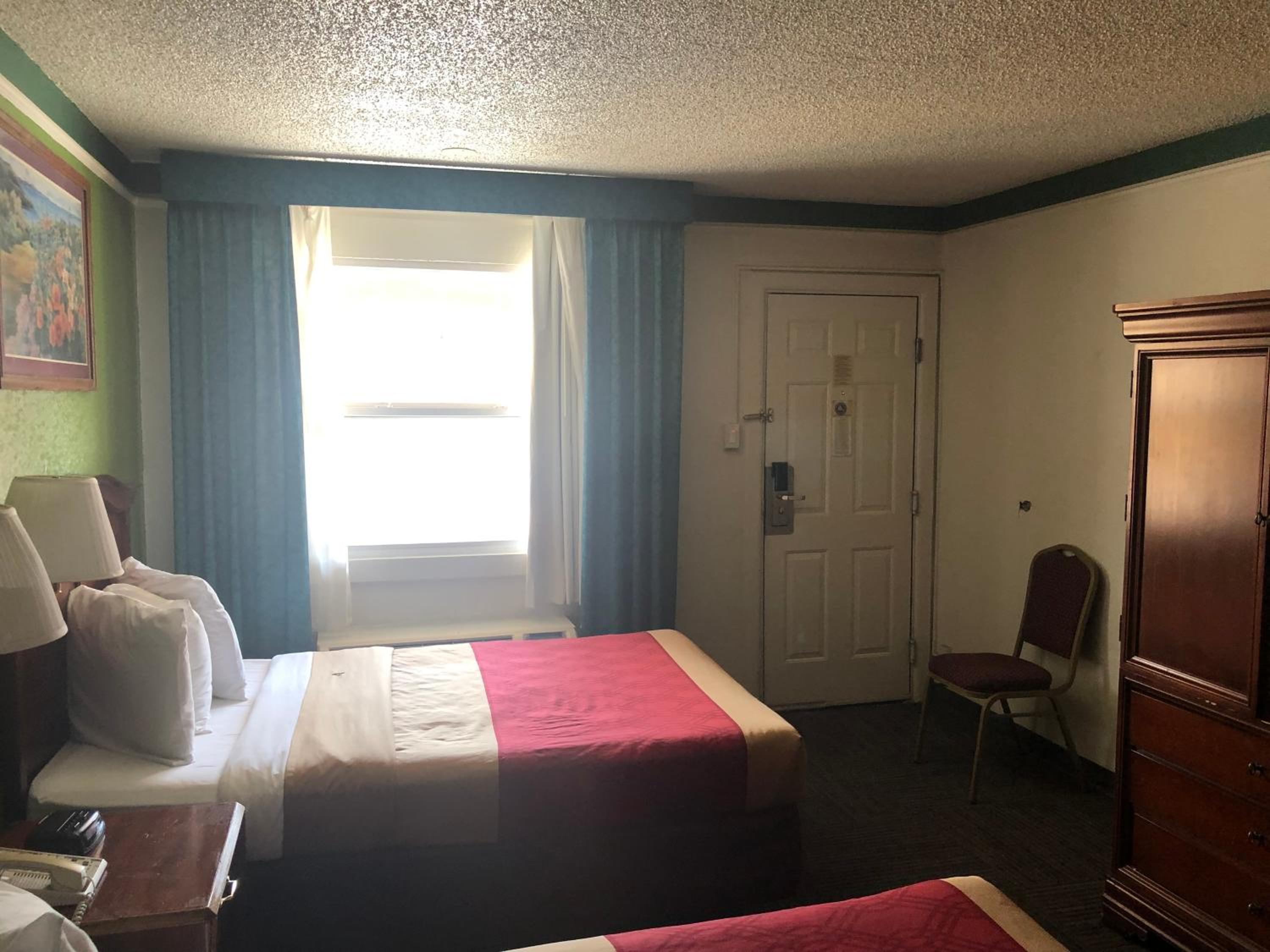 2 Double Beds Non-Smoking - Photo 4