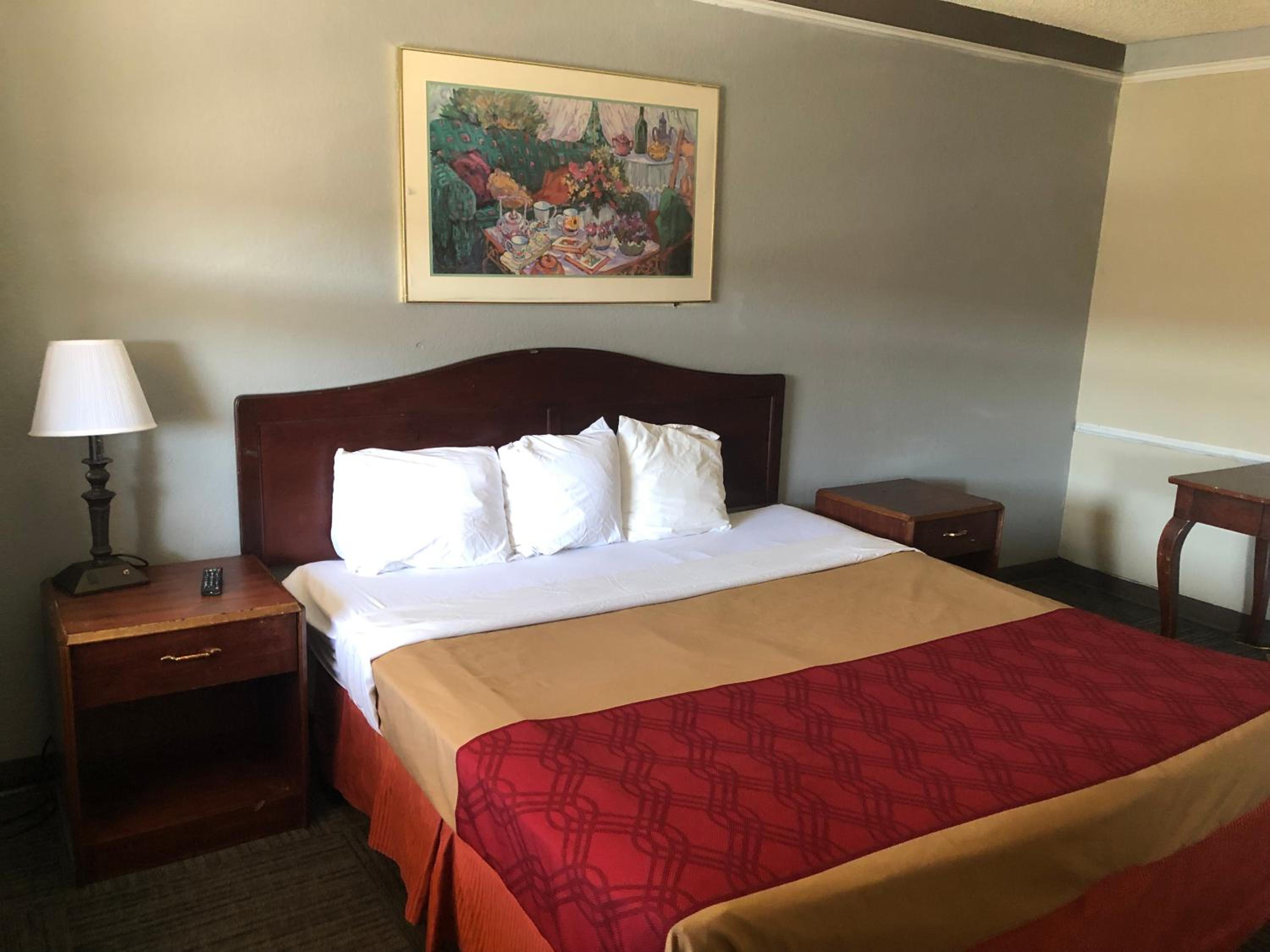 1 King bed Suite Non-Smoking - Photo 1