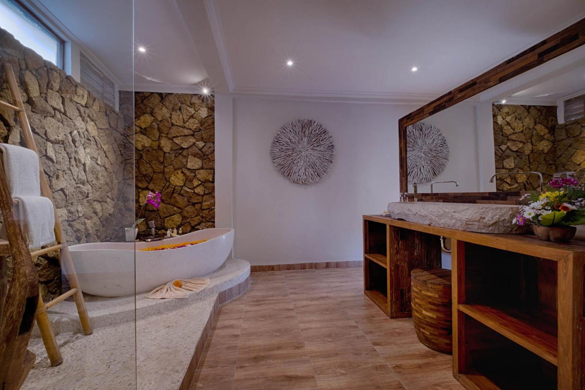 Four-Bedroom Villa with Private Pool and Free Benefit - Photo 4