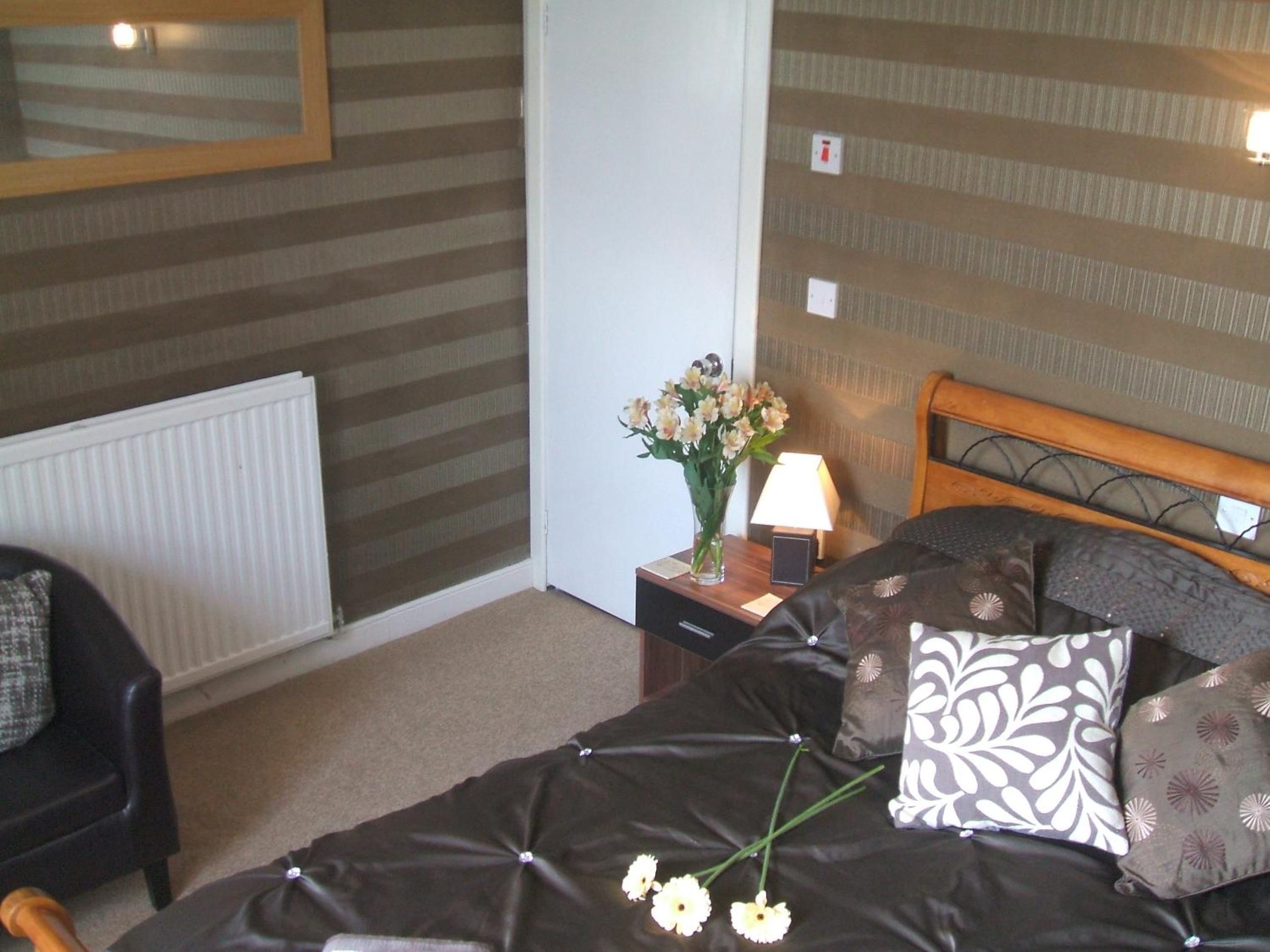 Four-Bedroom House photo 3