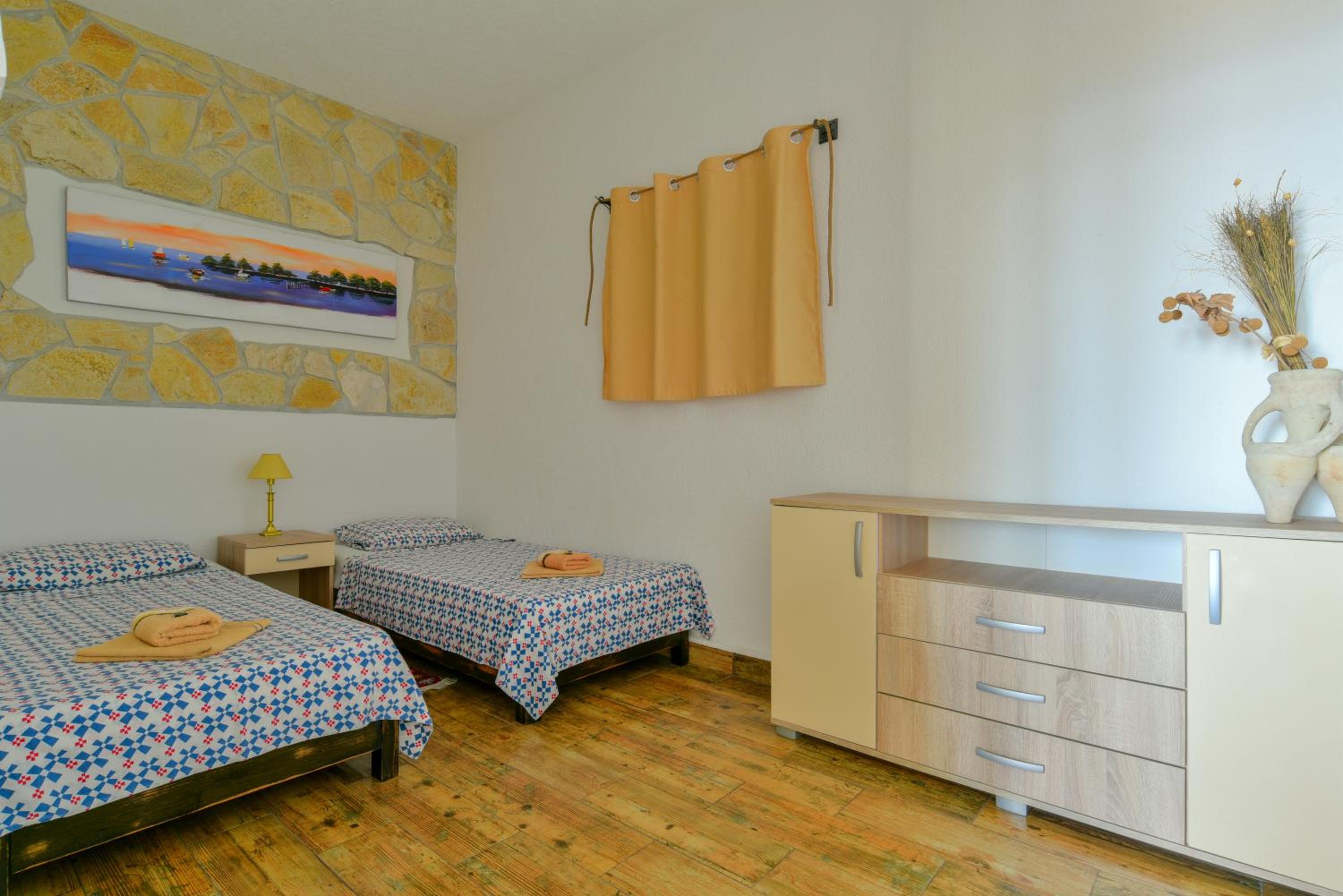 Two-Bedroom Apartment with Sea View - Photo 2