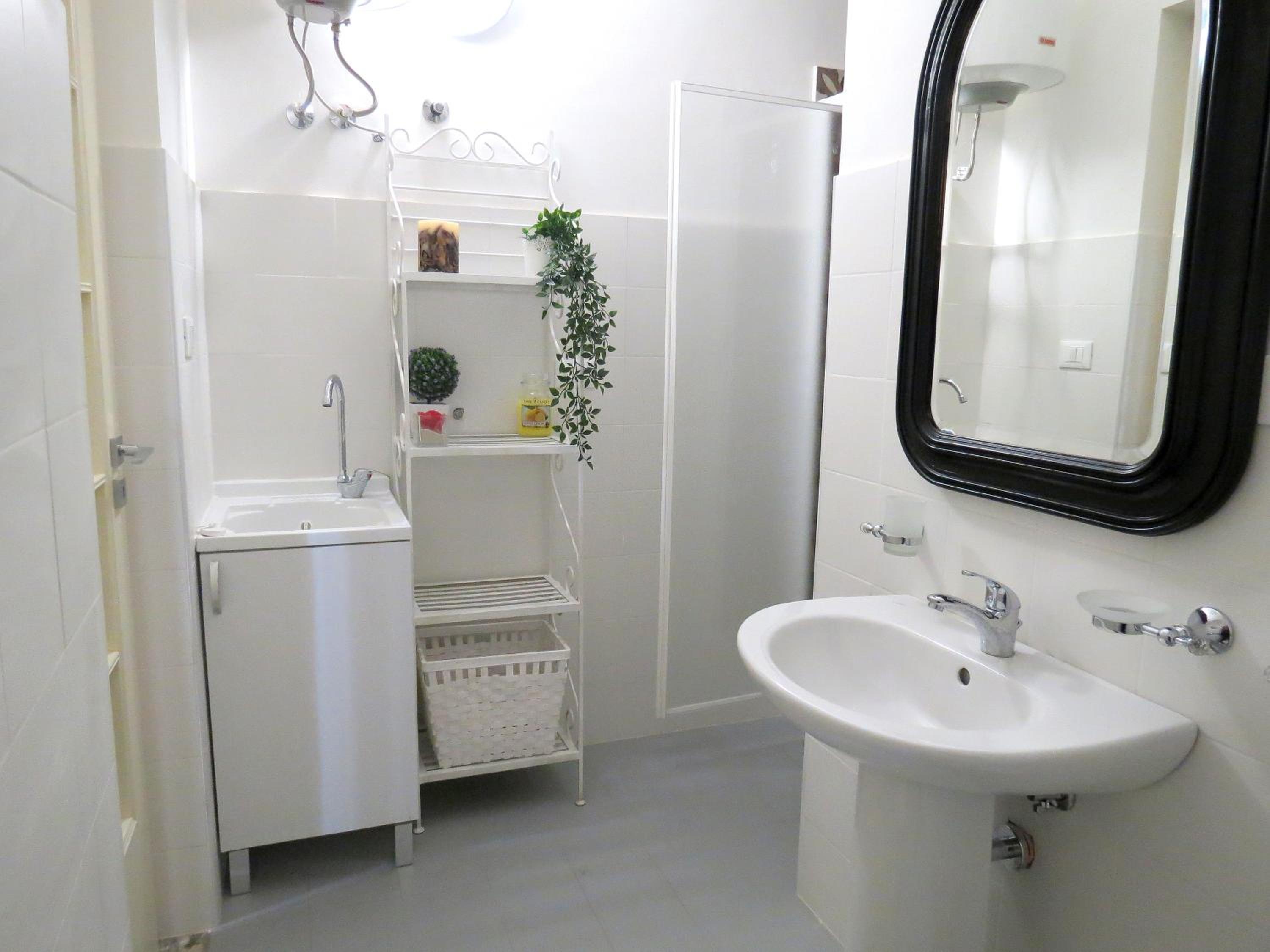 One-Bedroom Apartment - Photo 9