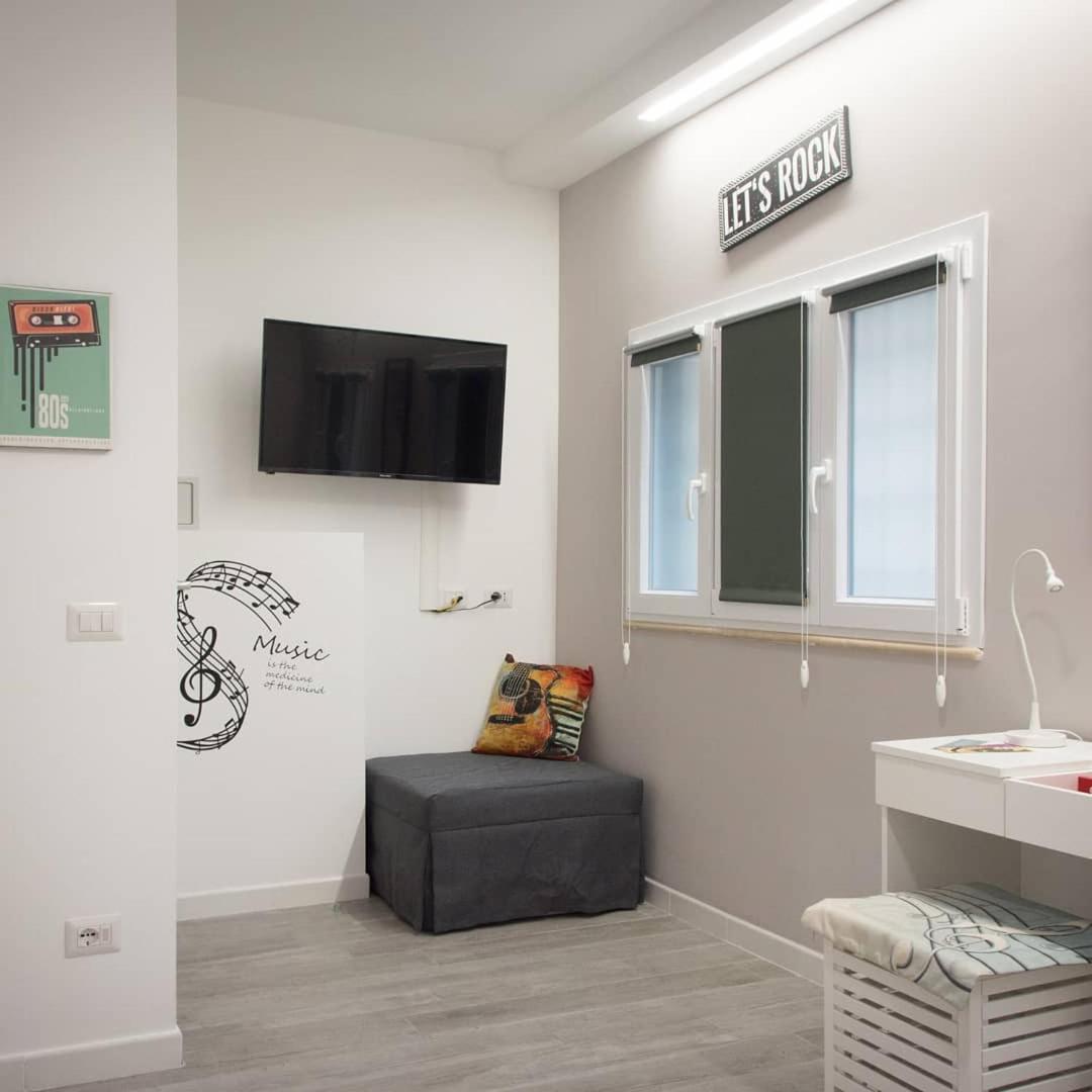 Triple Room with Private Bathroom photo 3