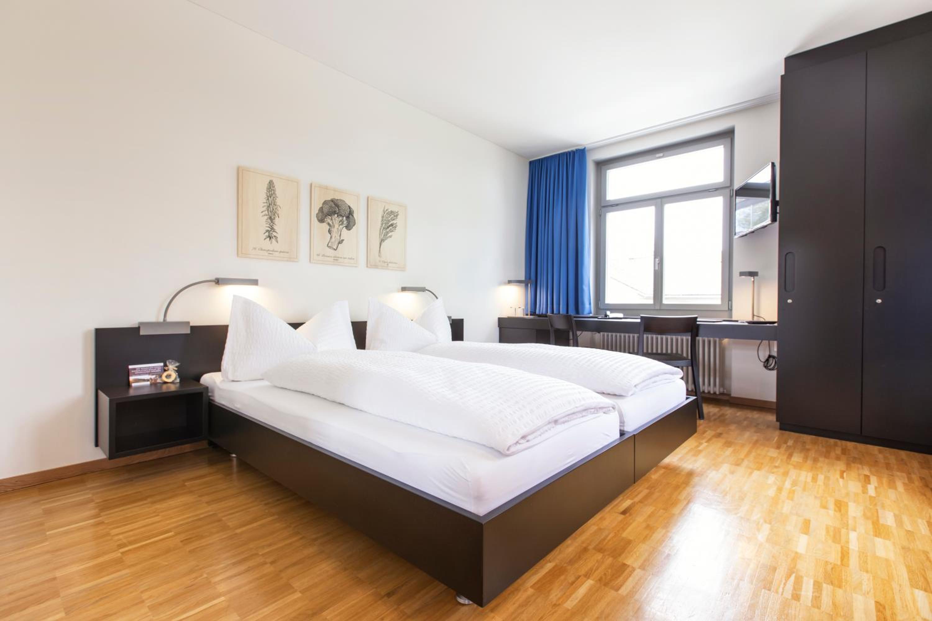 Double Room with Lake View - Photo 1