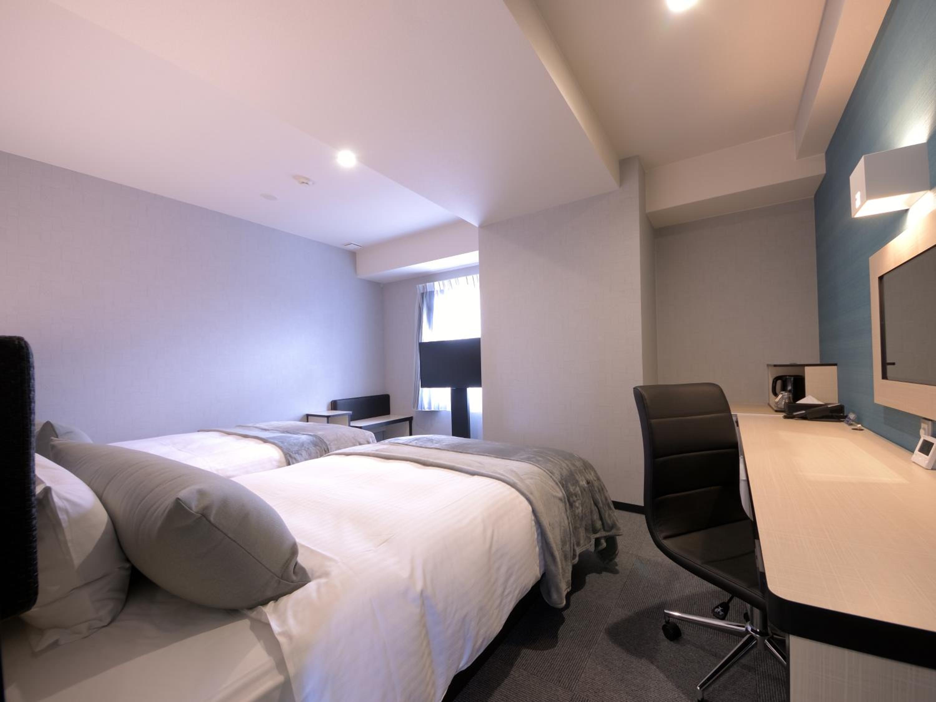 Twin Room B(Two Small Double Beds) - Non-Smoking	 - Photo 7