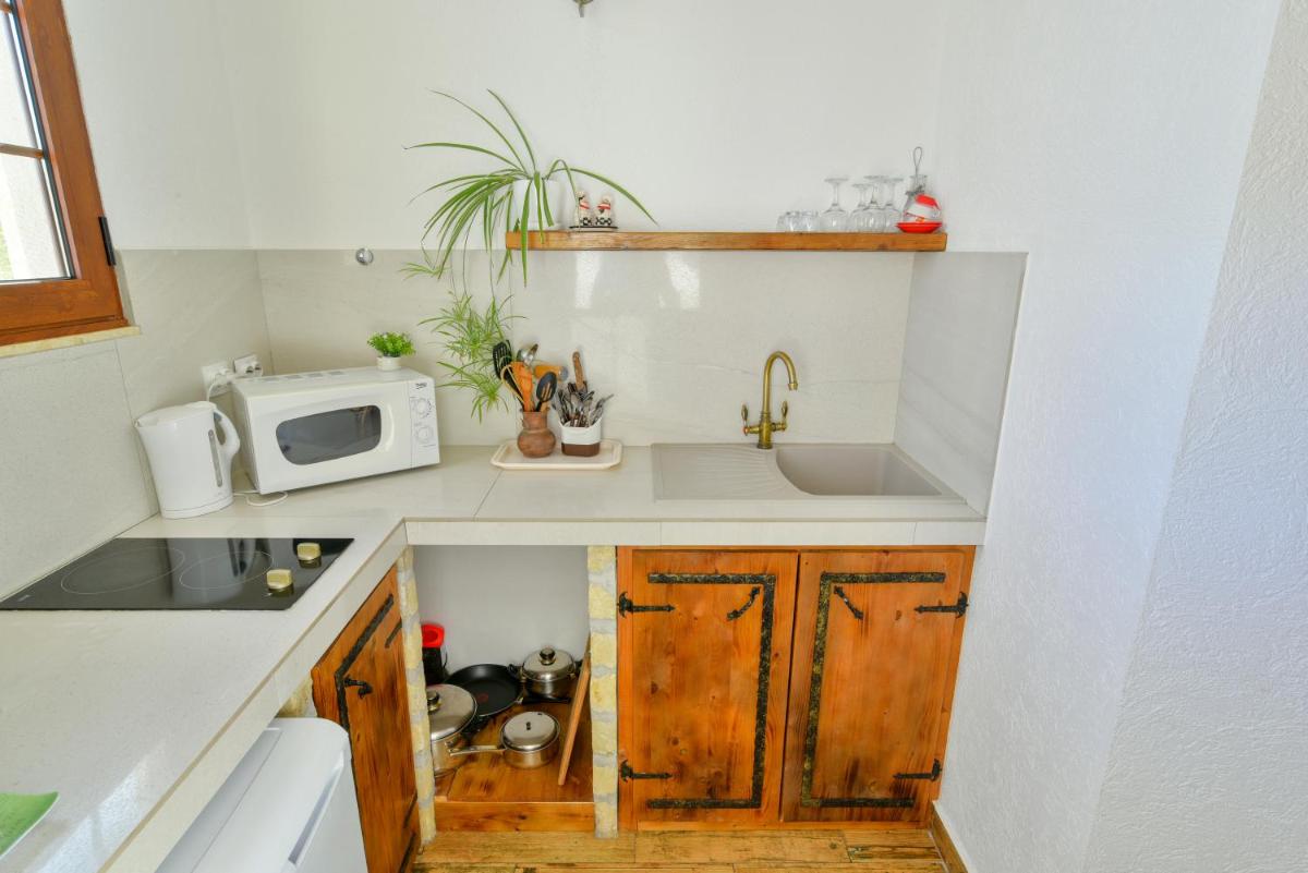 Two-Bedroom Apartment with Sea View - Photo 11