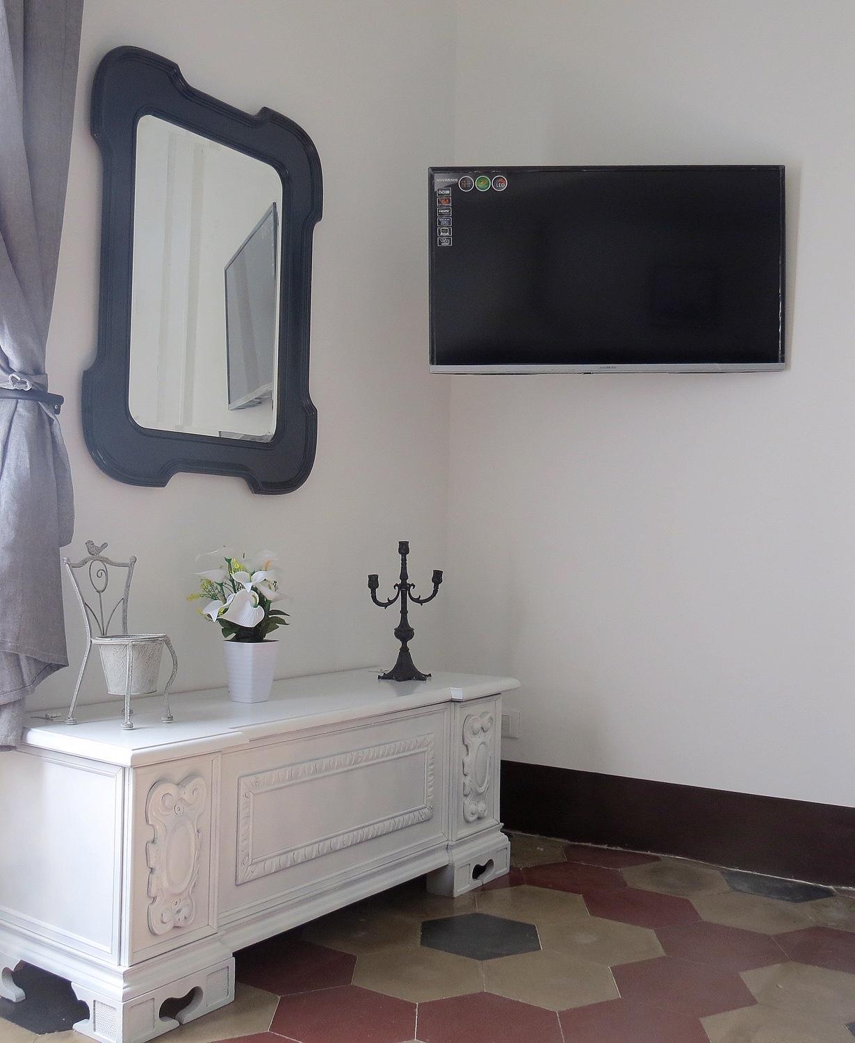 One-Bedroom Apartment - Photo 17