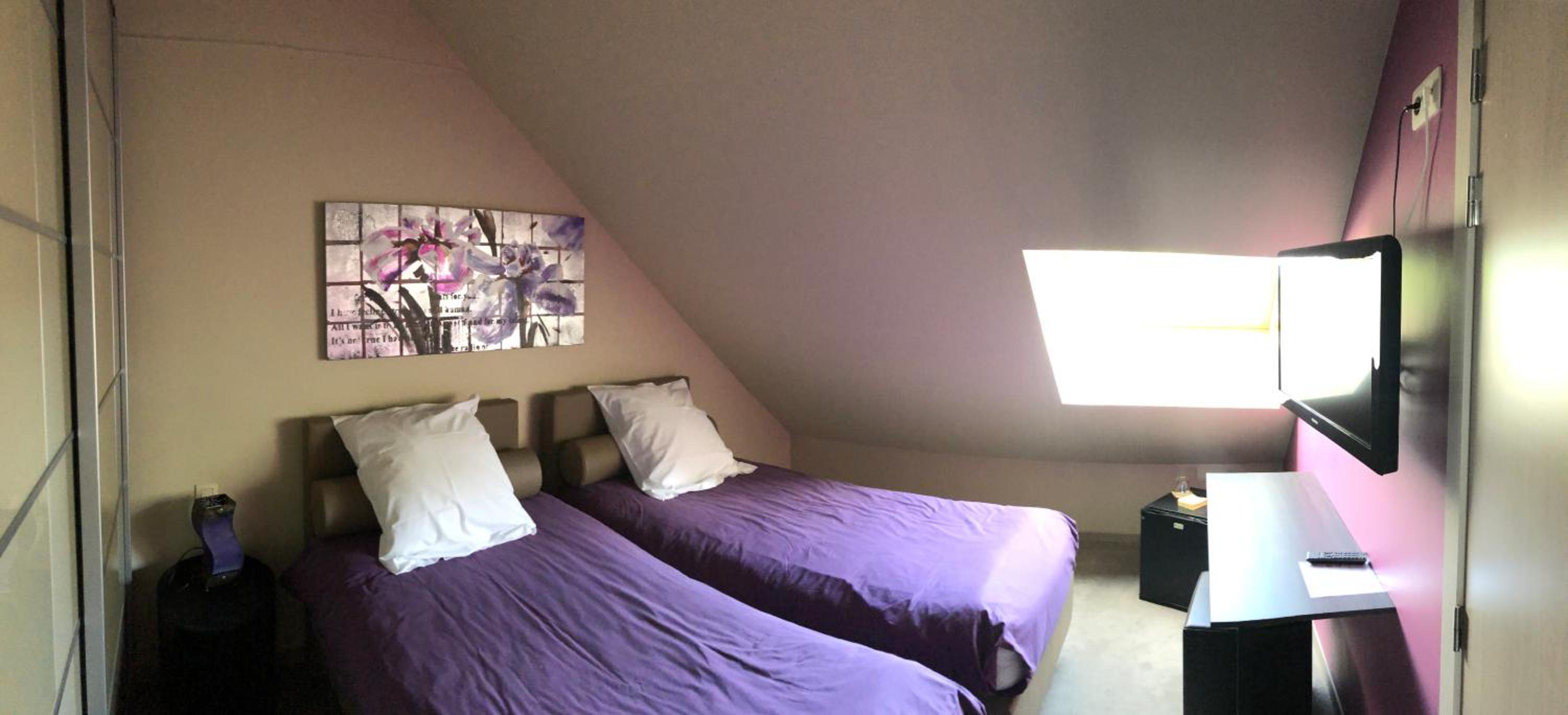 Twin Room - Photo 1