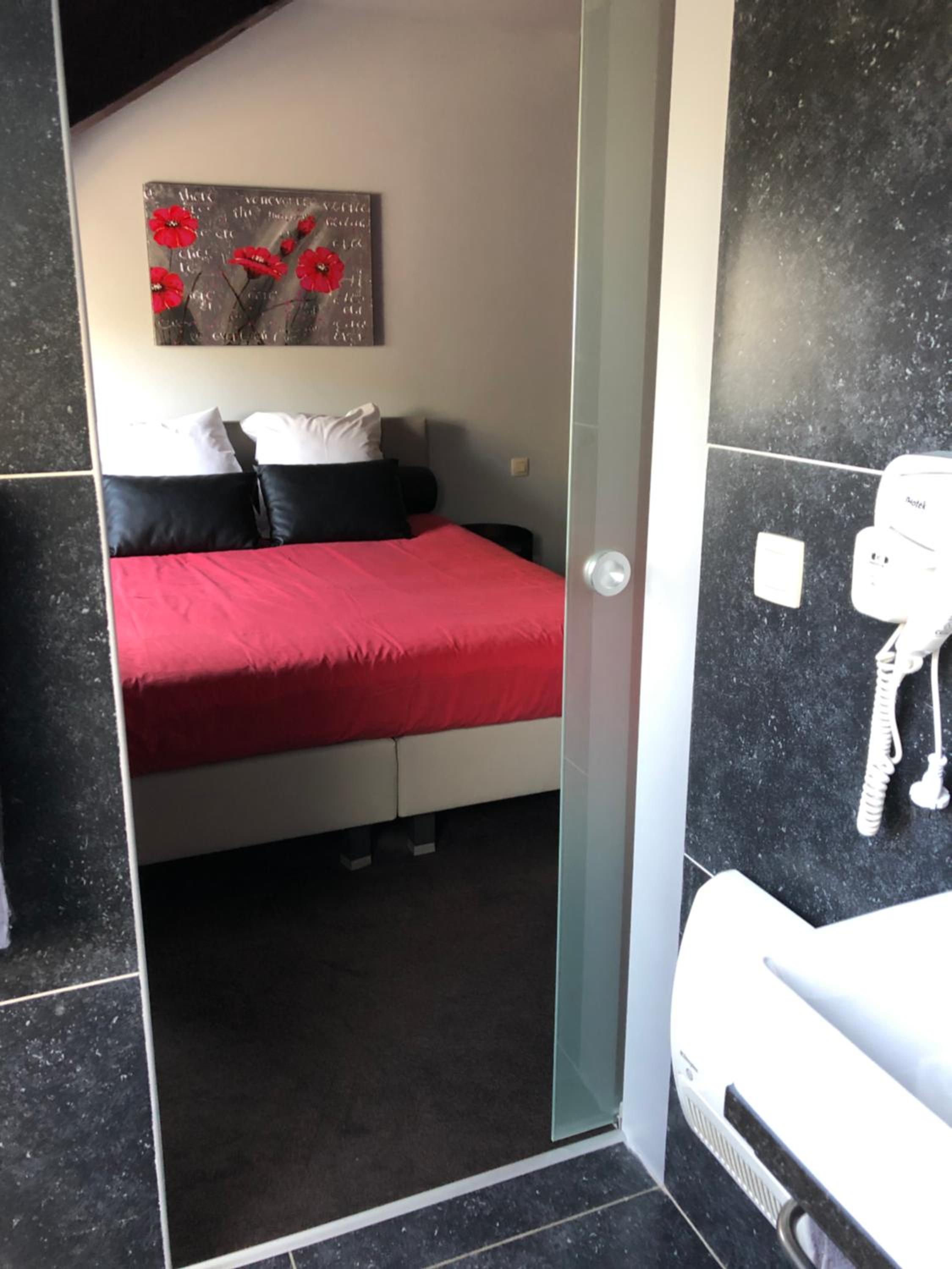 Double Room - Photo 1