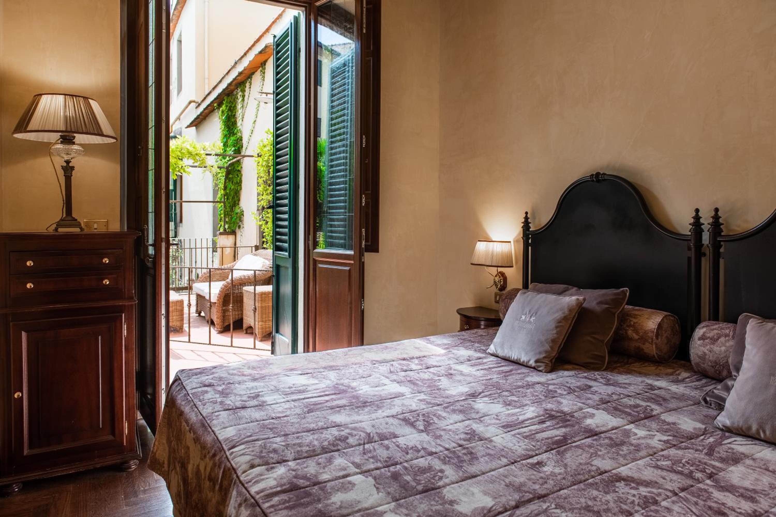 Double Room with Patio photo 3