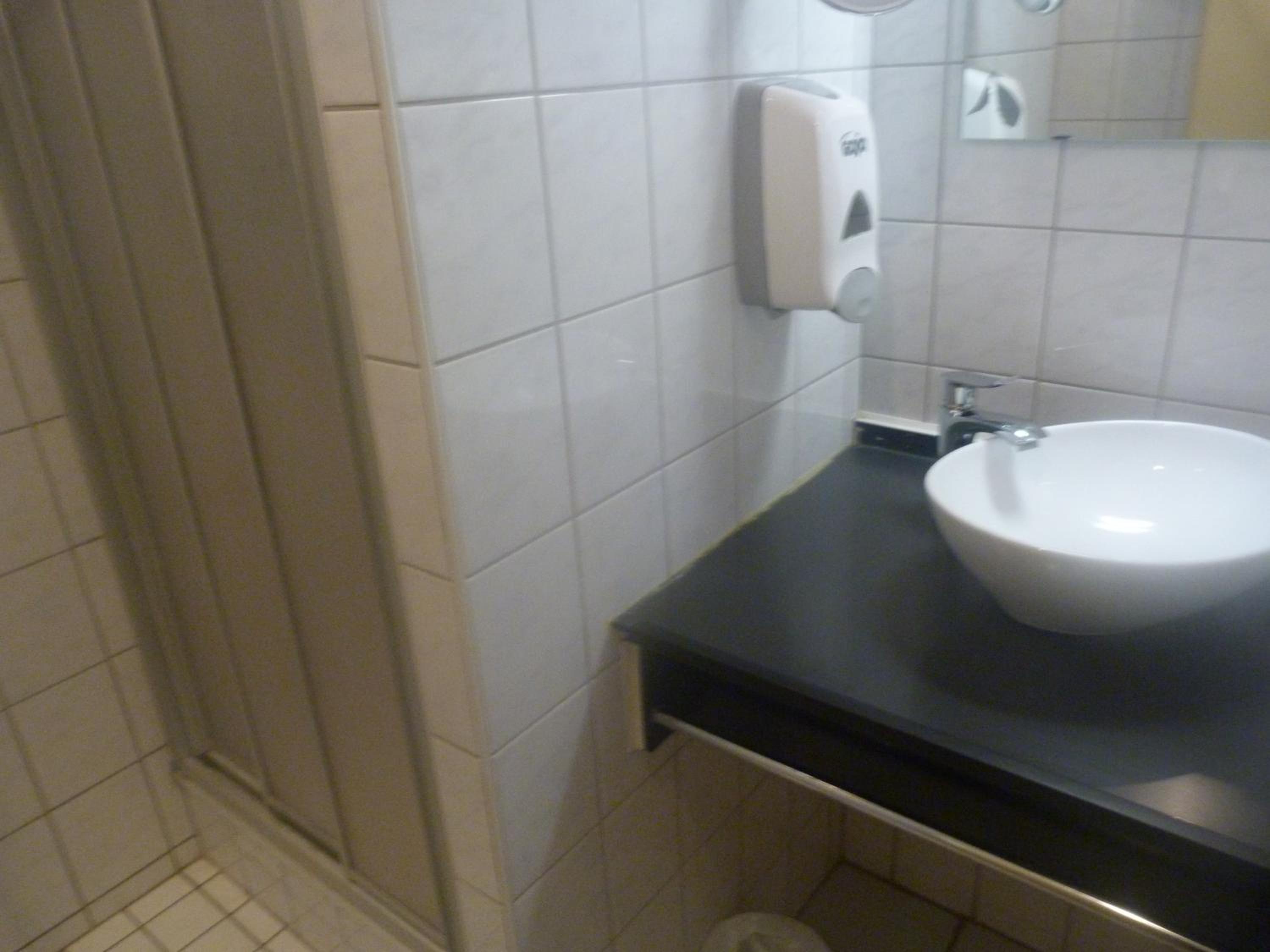 Double Room - Photo 12