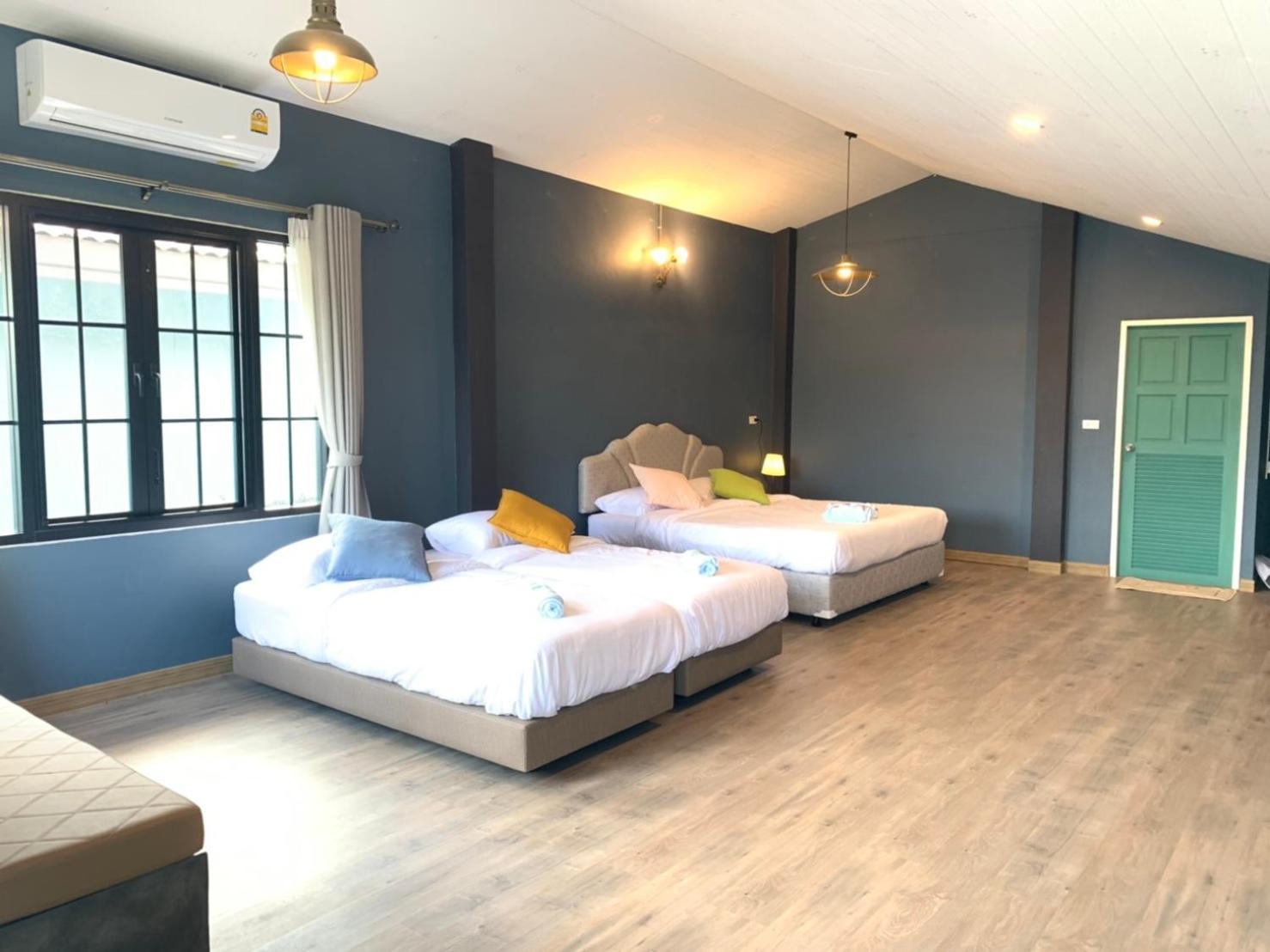 Superior Quadruple Room - Photo 4